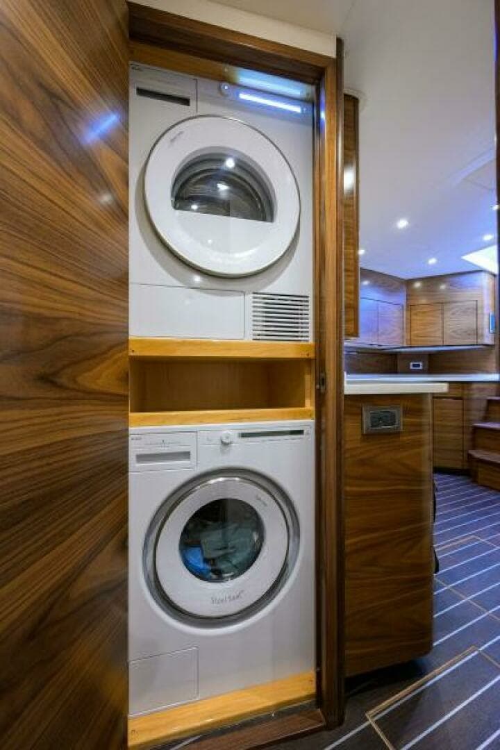 2024 Viking 54 Sport Coupe - Image 14