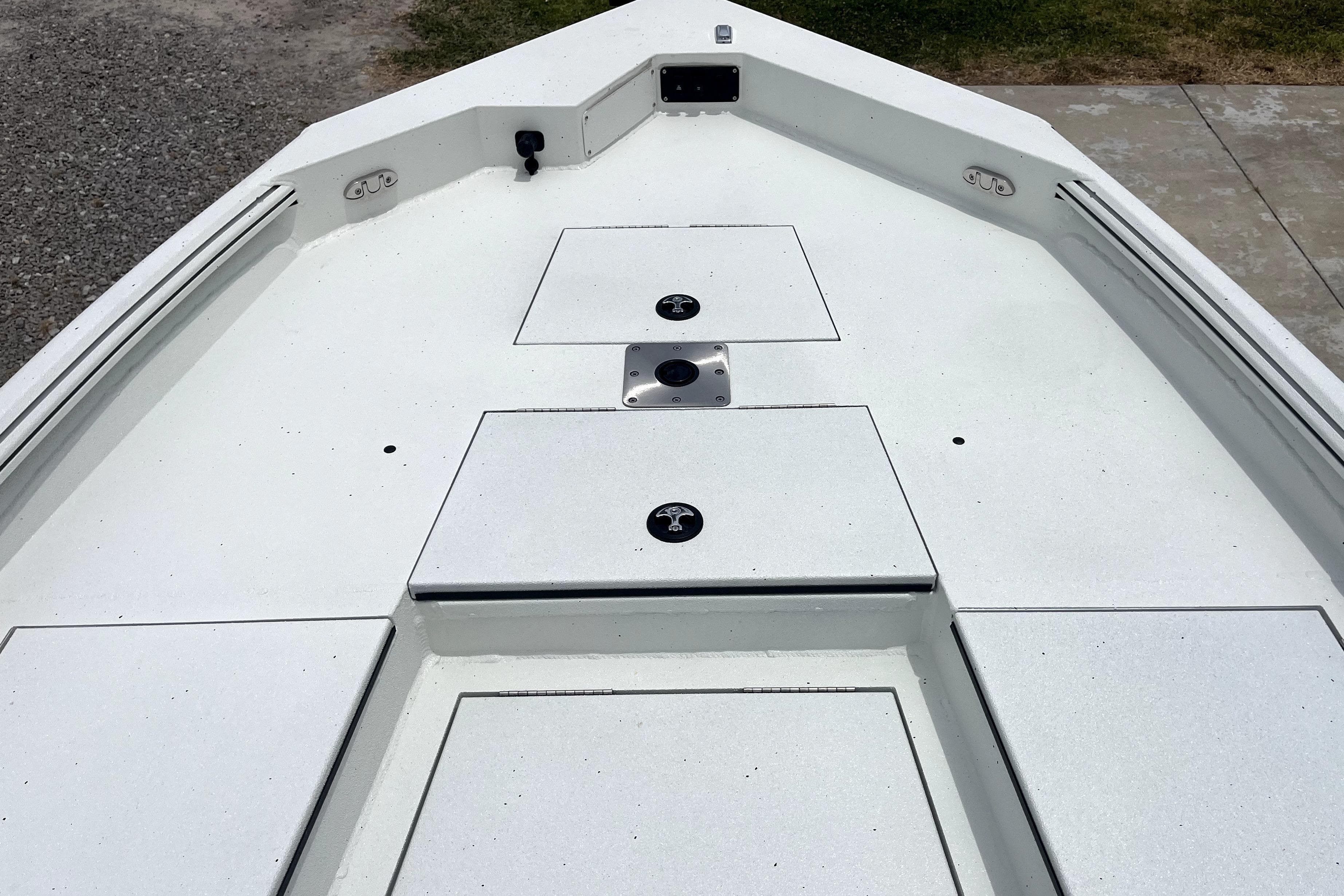 Deck of the Excel 220 Bay Pro Elite 2026 boat.