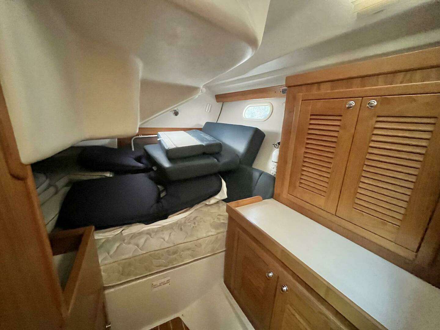 2003 Catalina 350 - Image 45