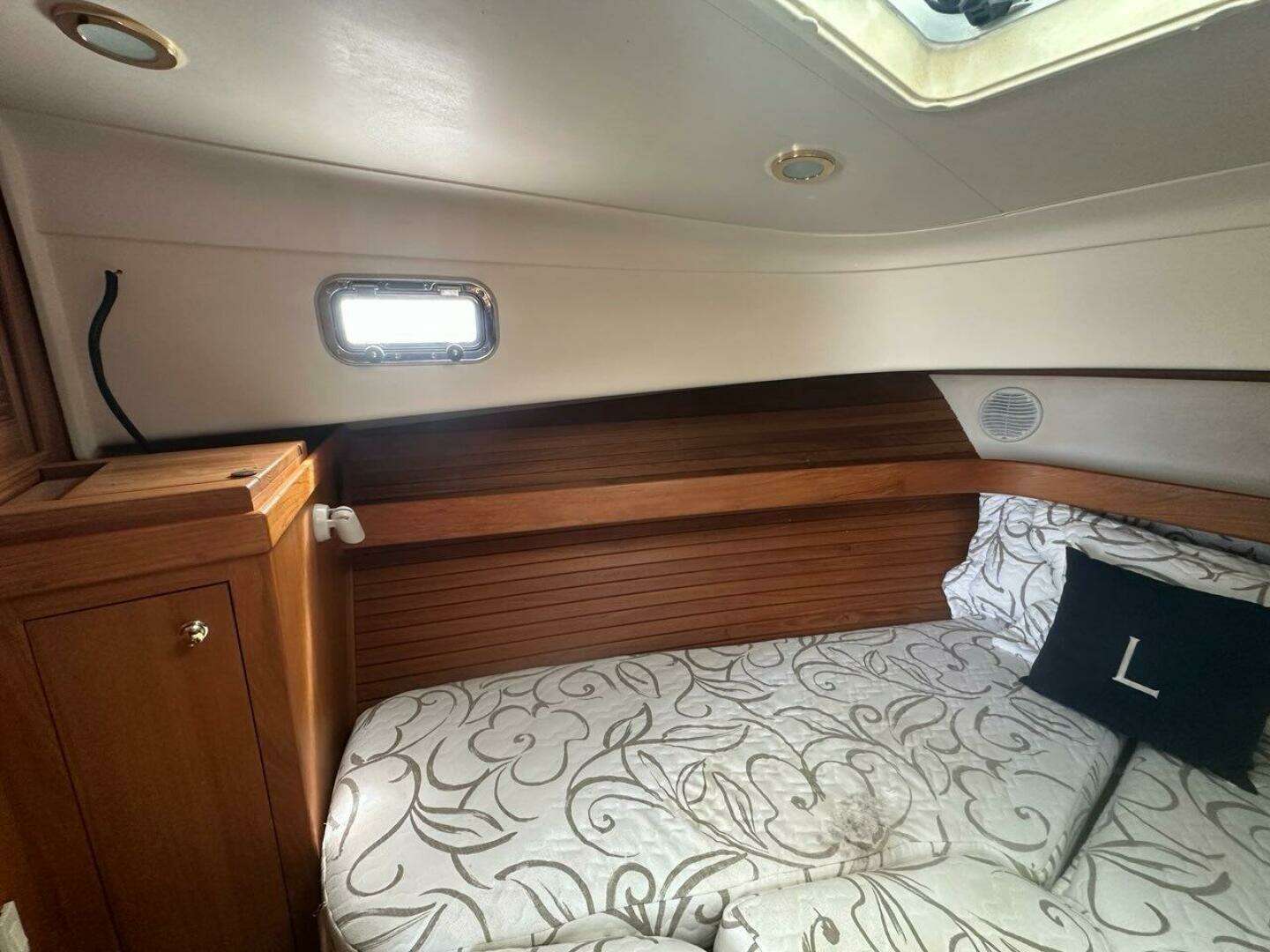 2002 Mainship Pilot 34 - Image 25