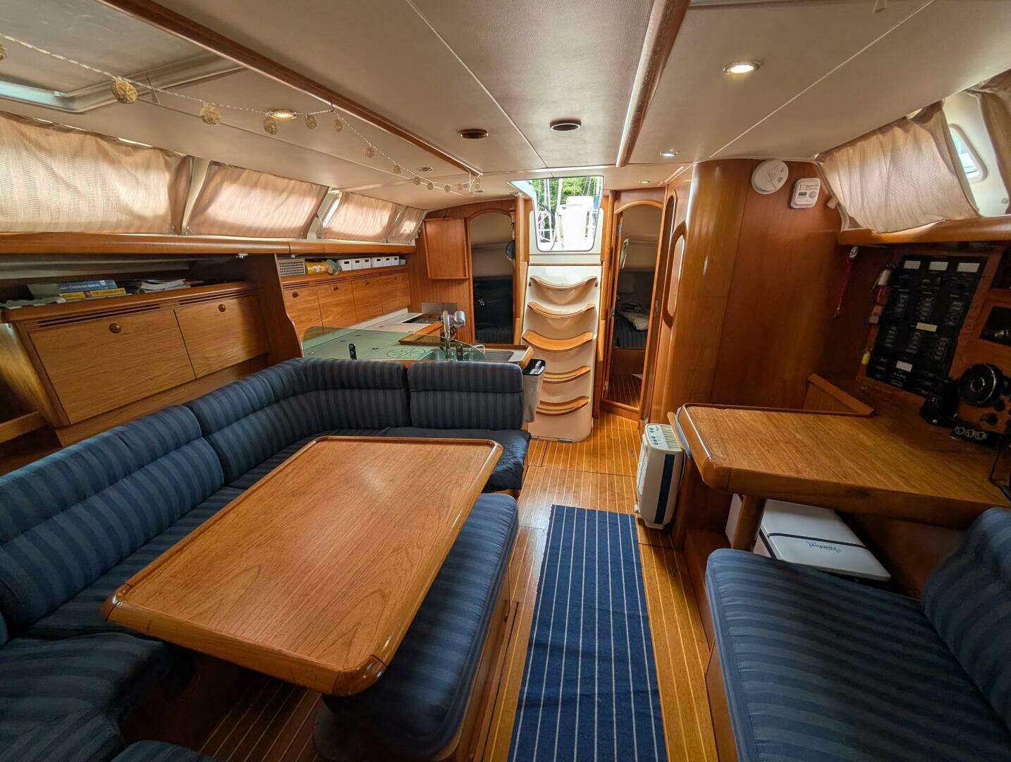 2001 Jeanneau 43 Sun Odyssey - Image 29
