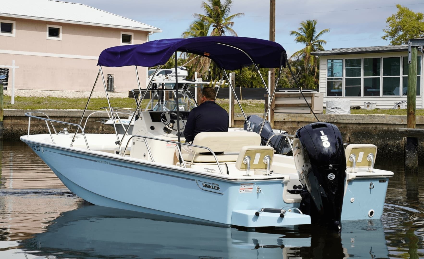 2023 Boston Whaler 190 Montauk - Image 3