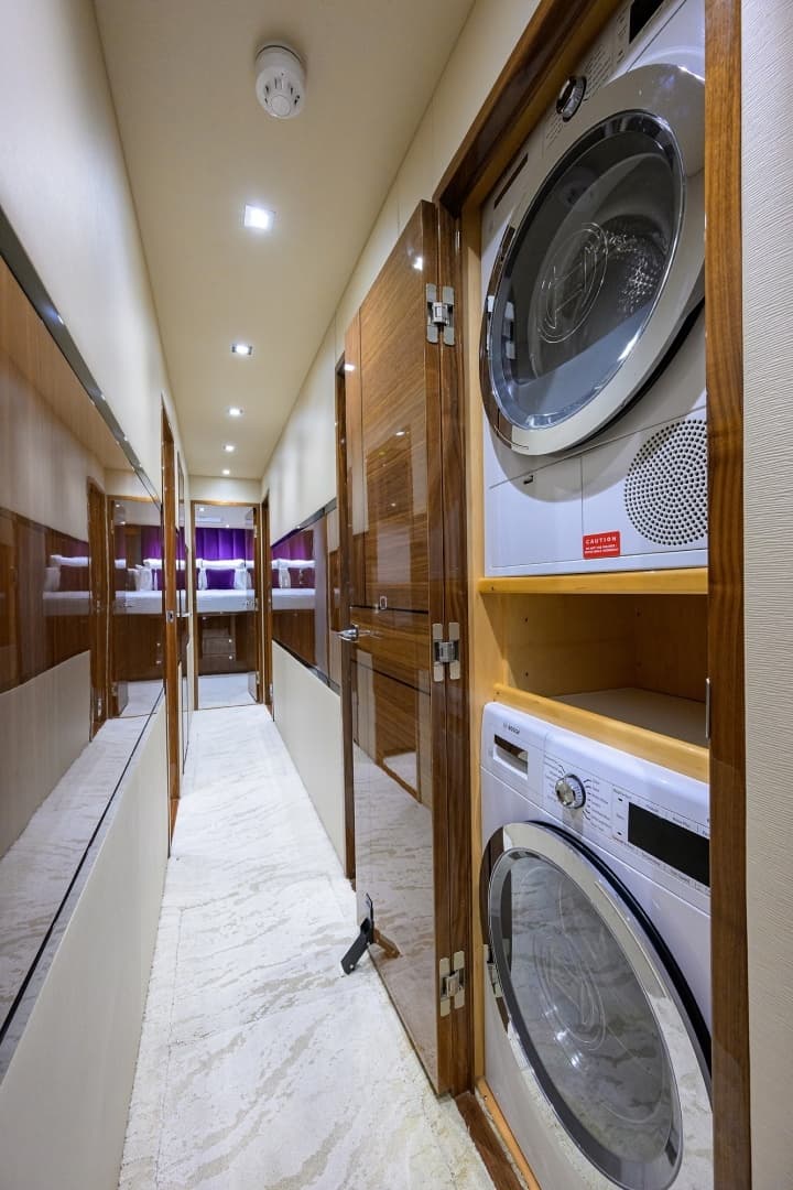 2023 Viking 80 Skybridge - Image 13