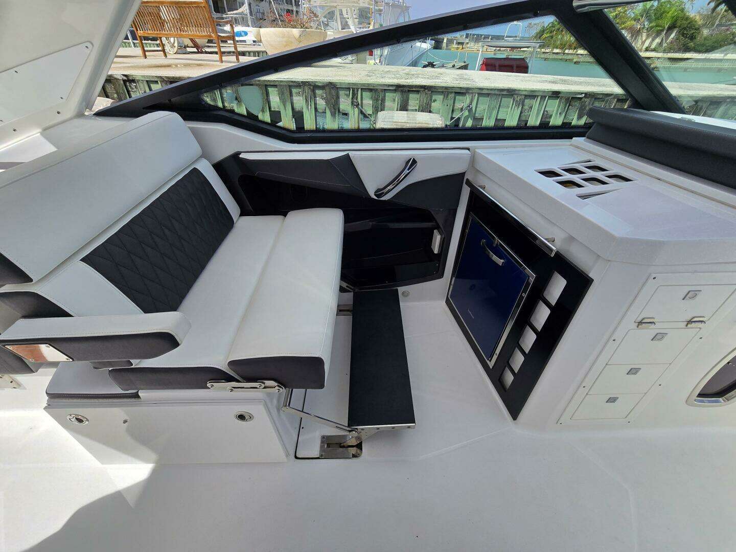 2018 Monterey 378 SE - Image 15