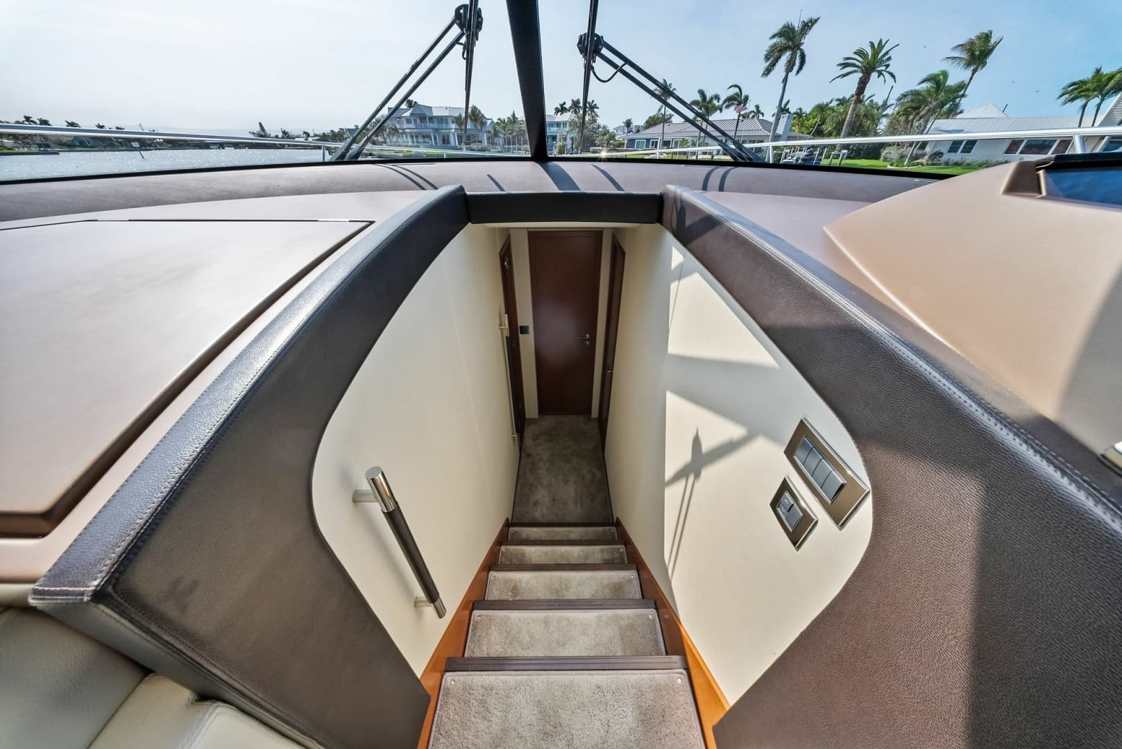 2015 Prestige 550 - Image 35