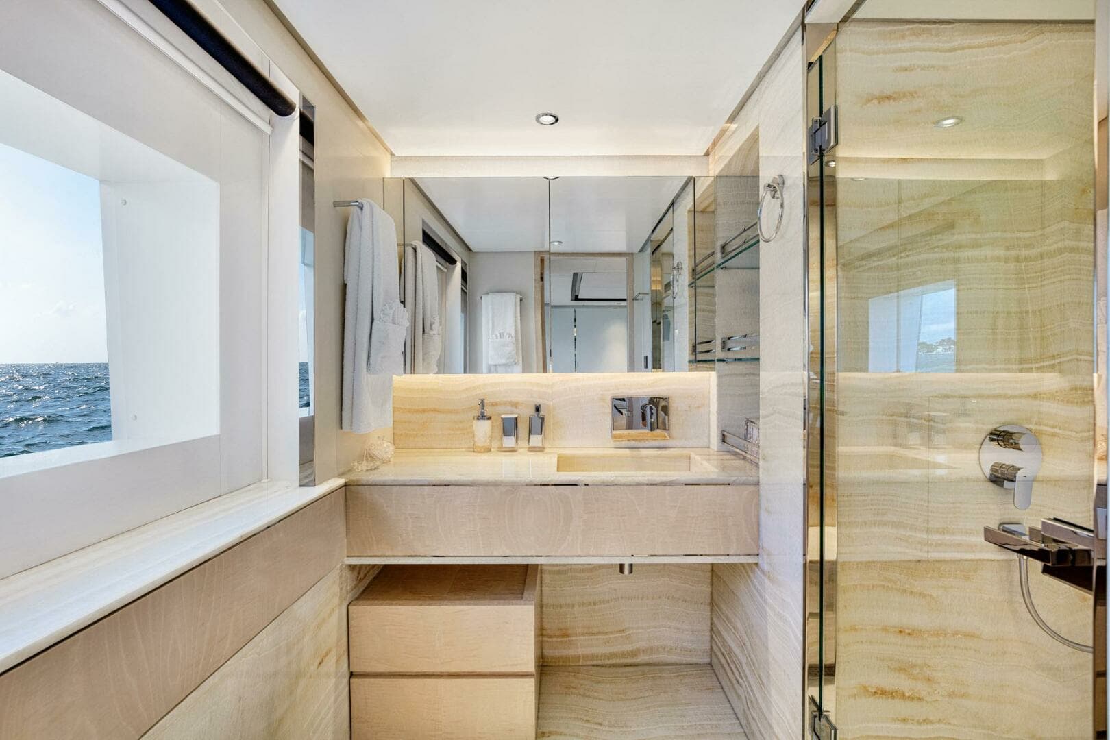 2022 Majesty Yachts 120 - Image 17