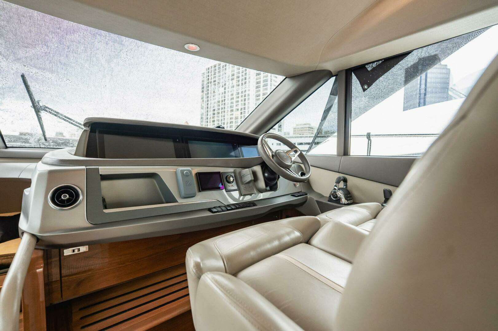 2019 Princess F55 - Image 14