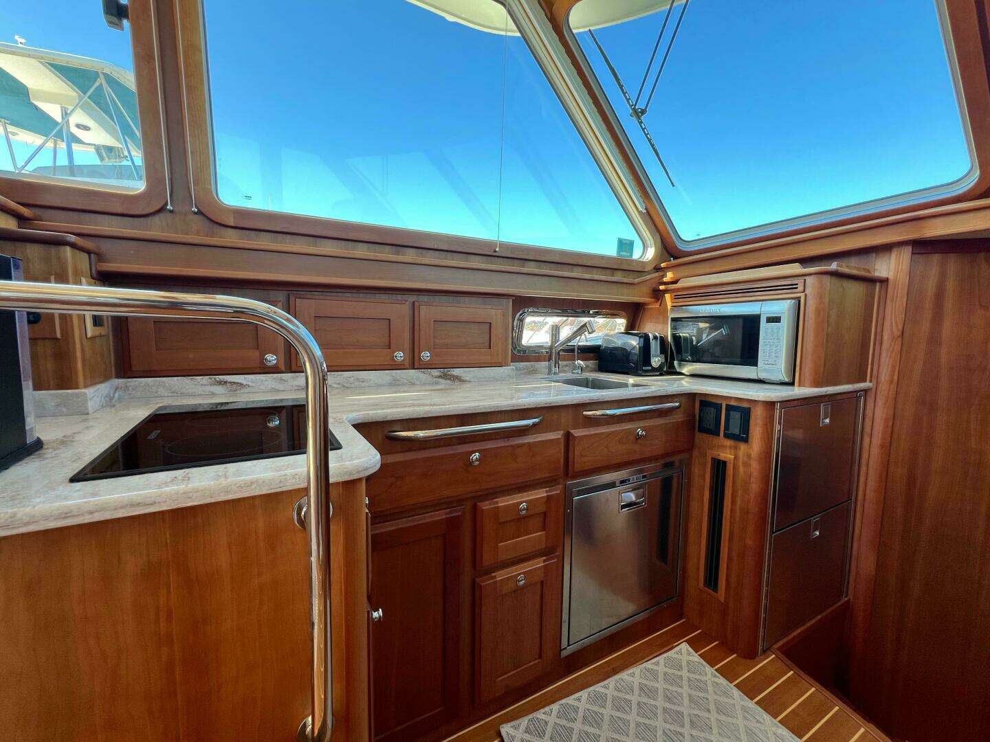 2018 Sabre 45 Salon Express - Image 19