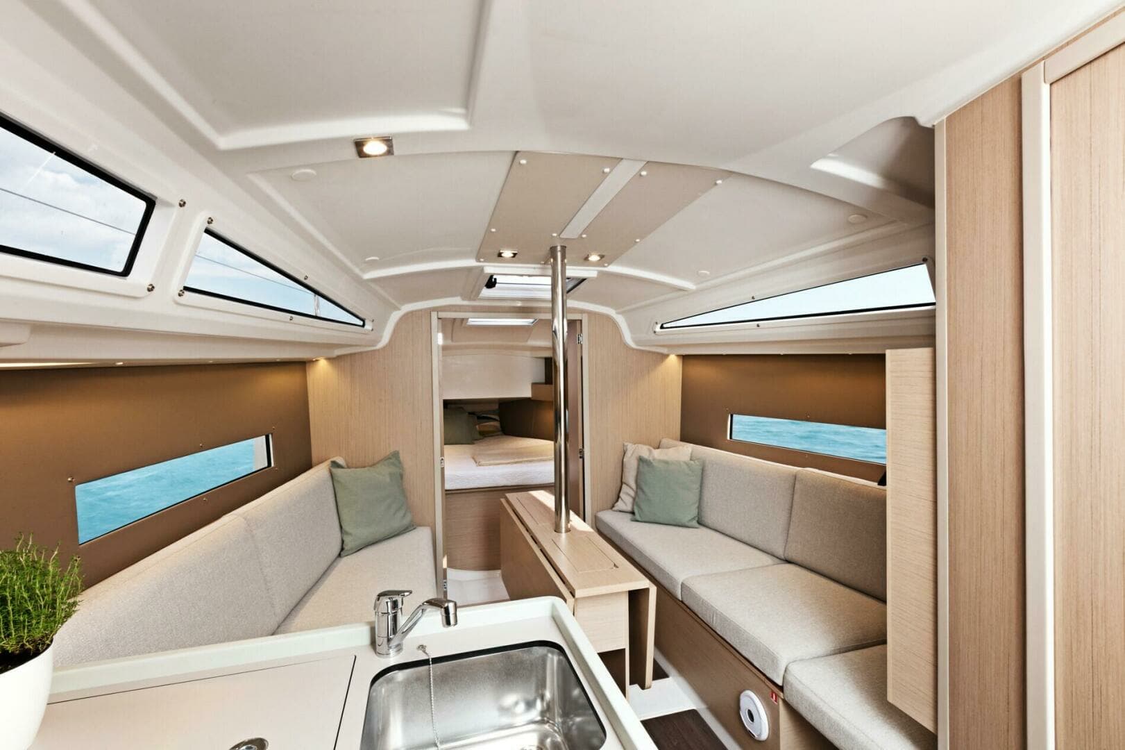 2025 Beneteau Oceanis 30.1 - Image 8