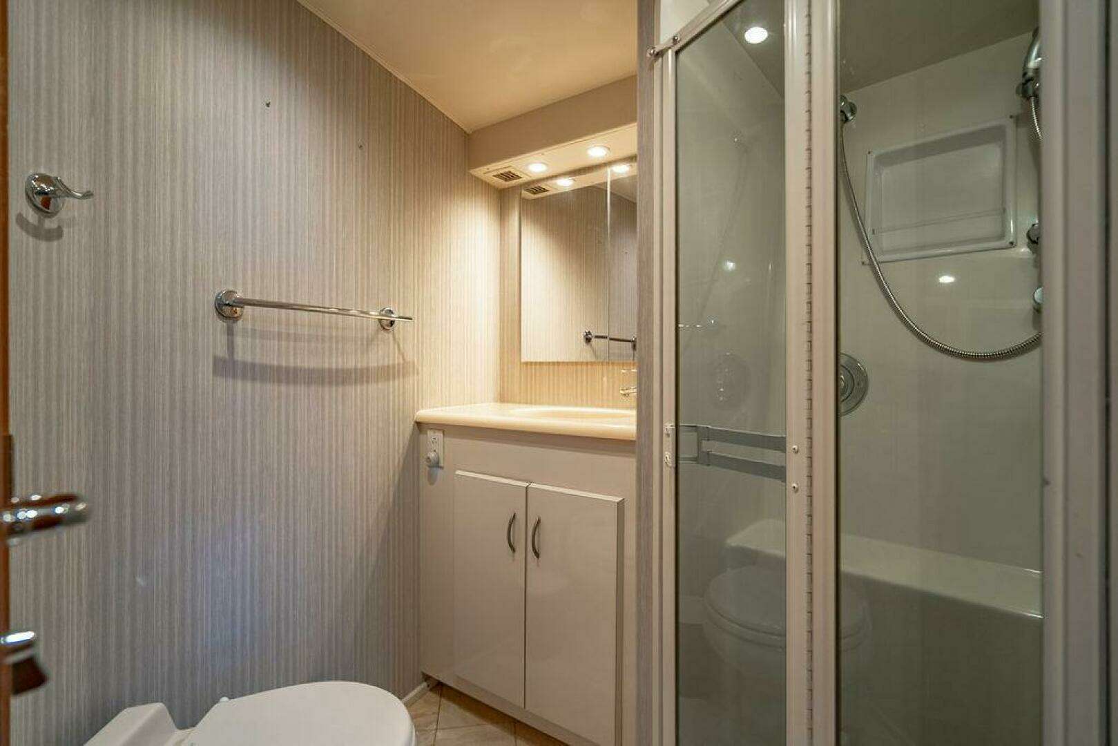 1999 Viking 55 Convertible - Image 113