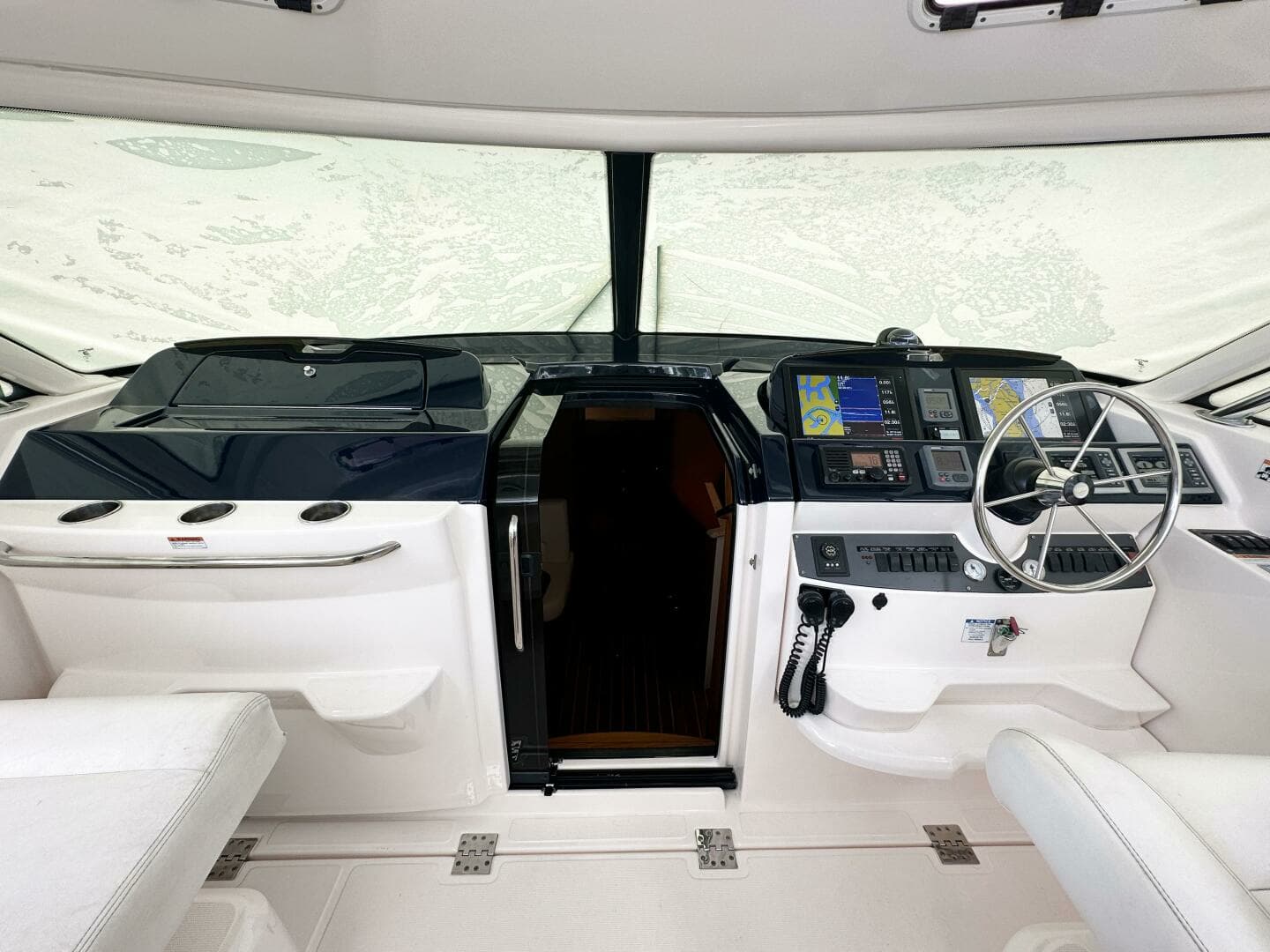 2011 Tiara Yachts 4300 Open - Image 20