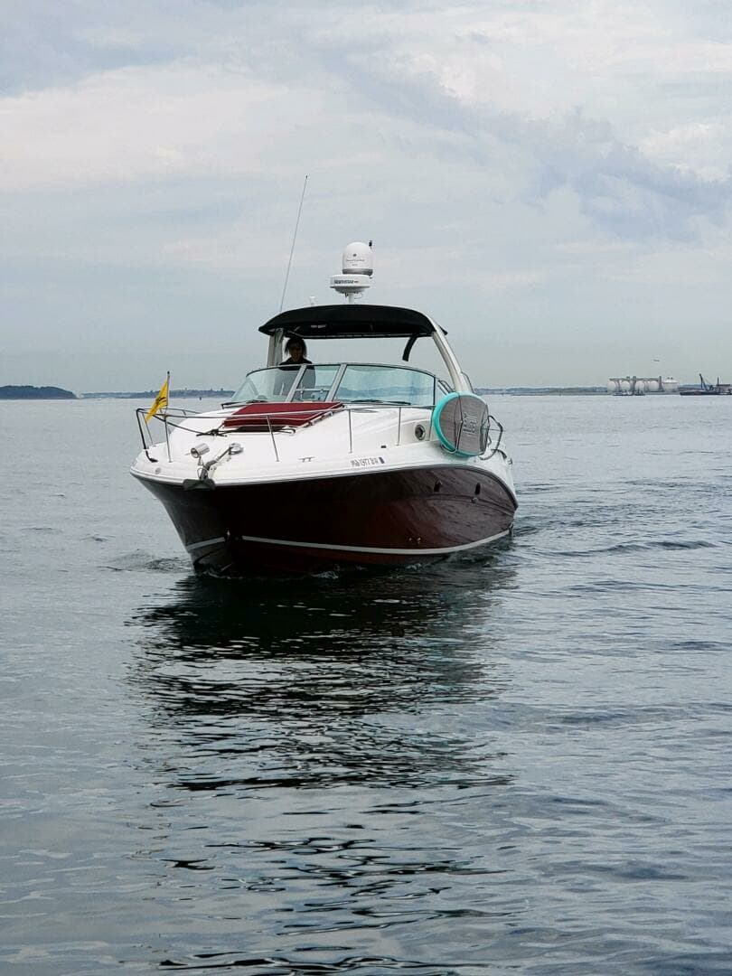 2007 Sea Ray 320 Sundancer - Image 2