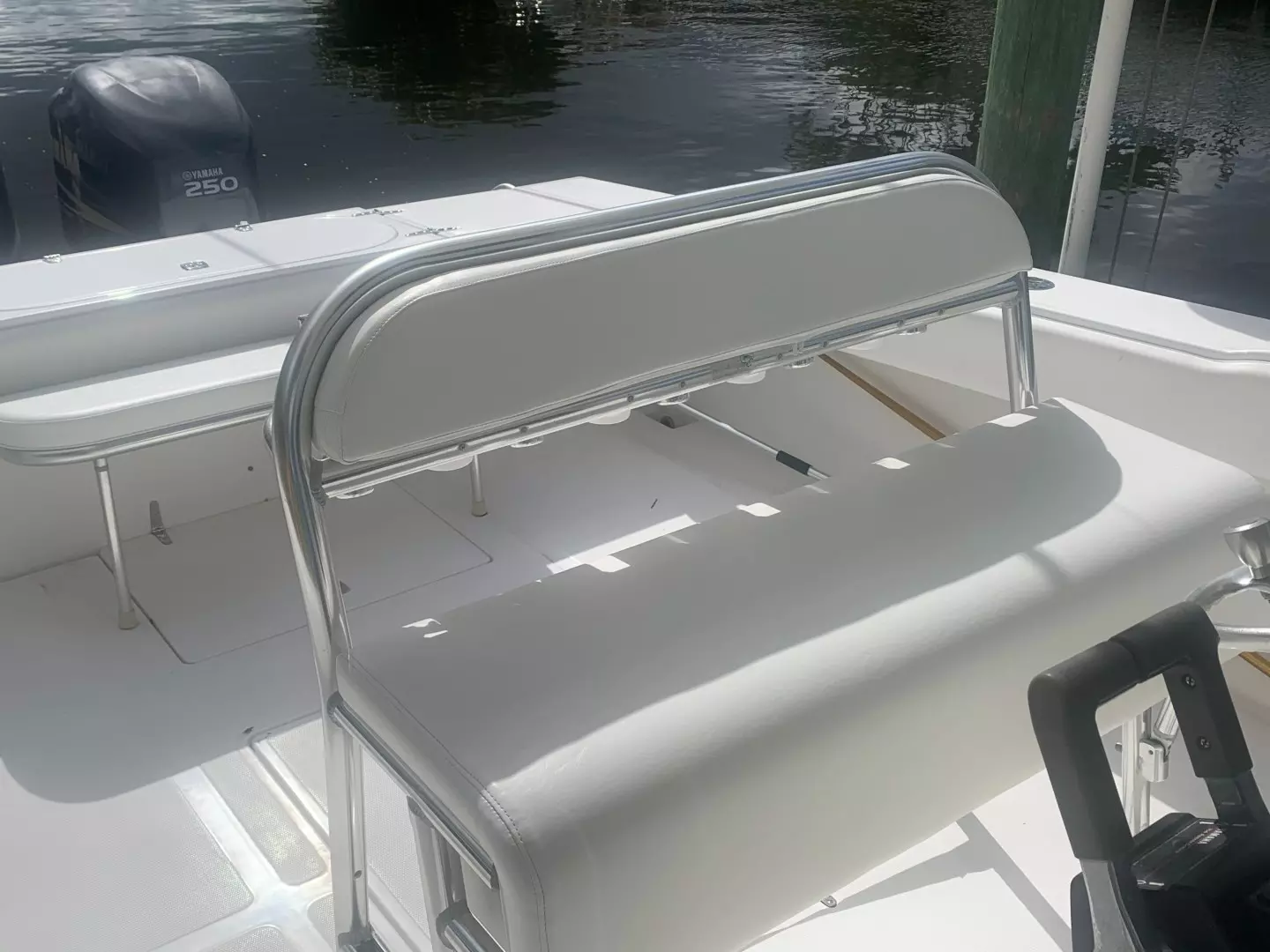 2001 Venture 34 Center Console - Image 10
