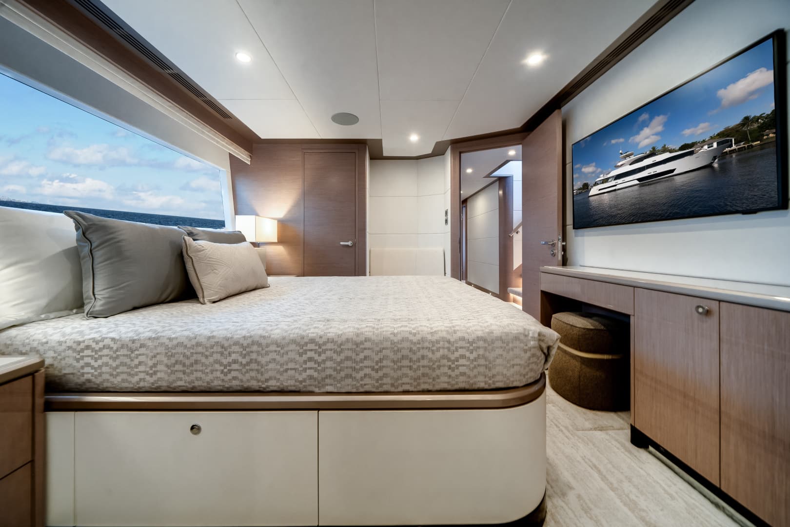 2026 Ocean Alexander 37L - Image 11