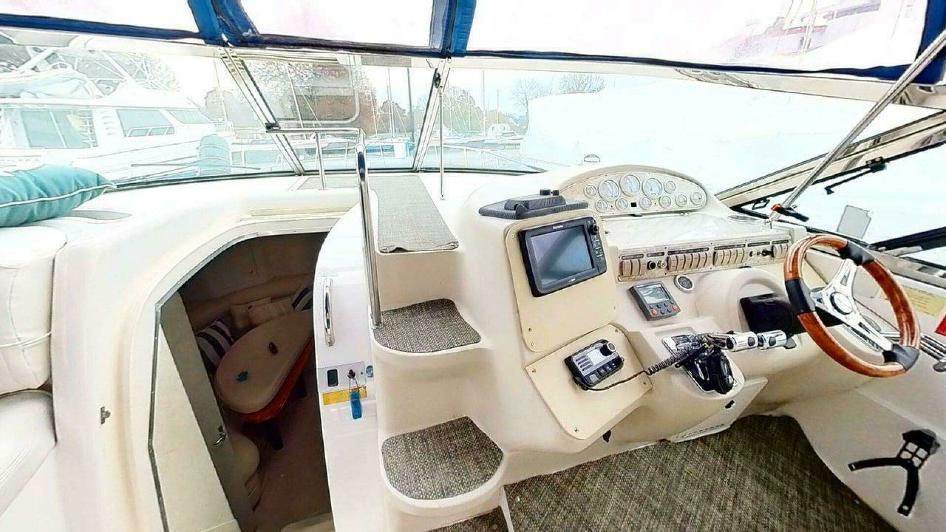 1998 Cruisers Yachts 4270 - Image 11