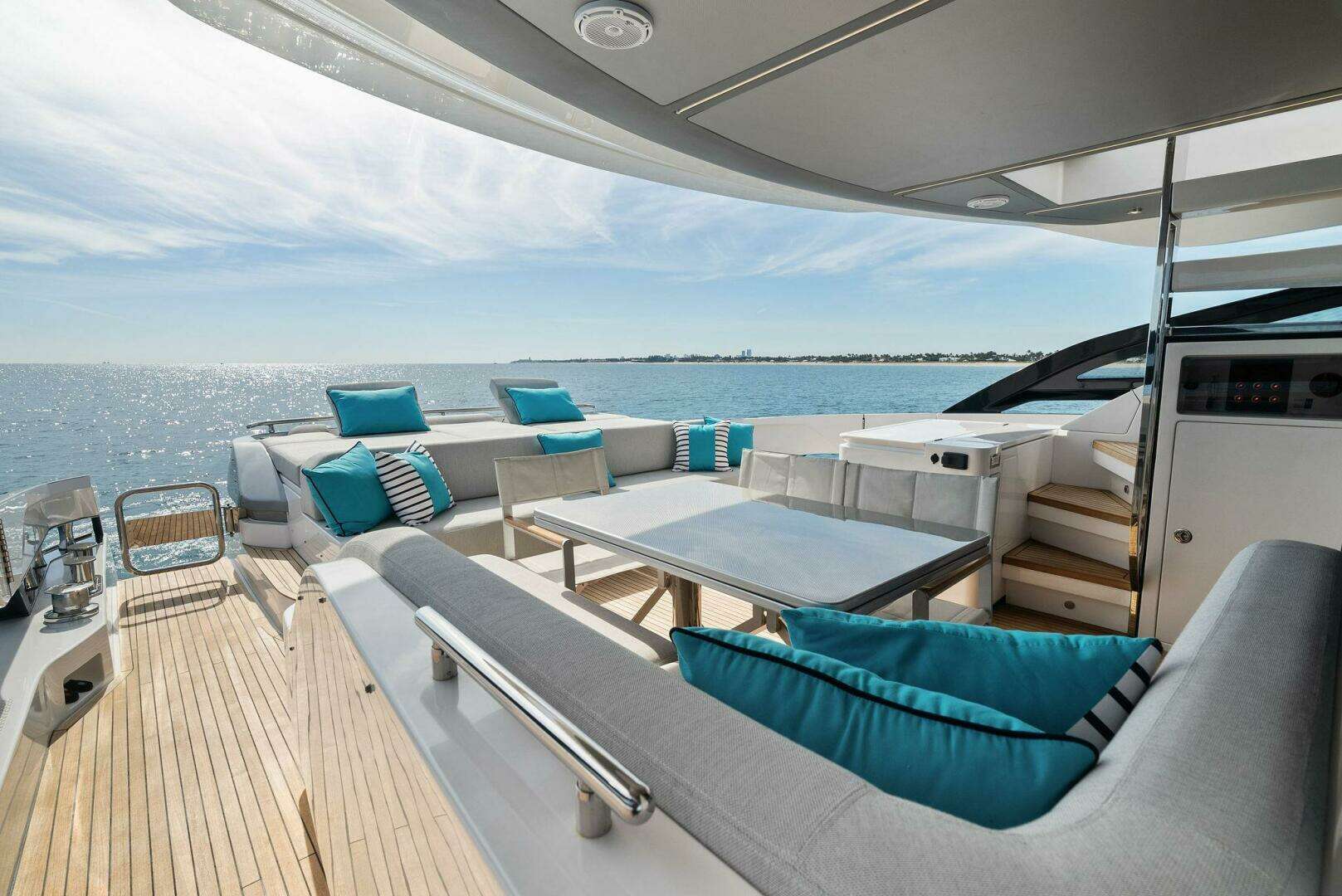 2022 Azimut S8 - Image 10