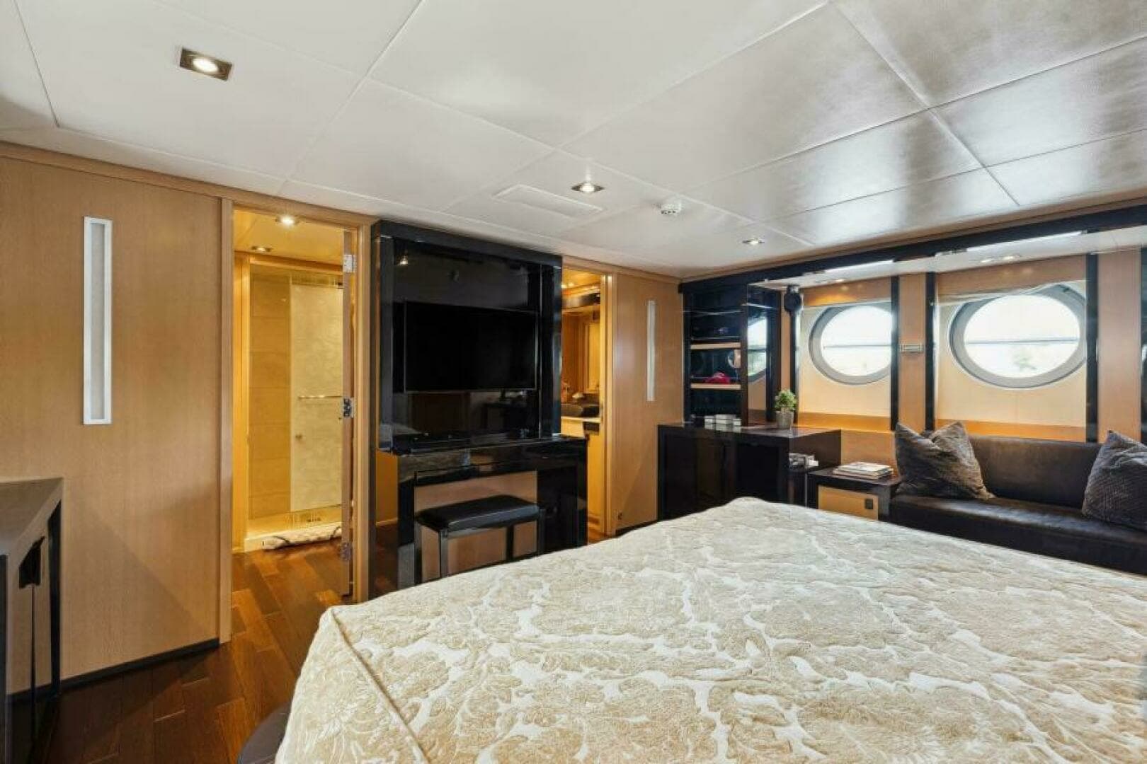 2008 Palmer Johnson 124 Sports Cruiser - Image 54