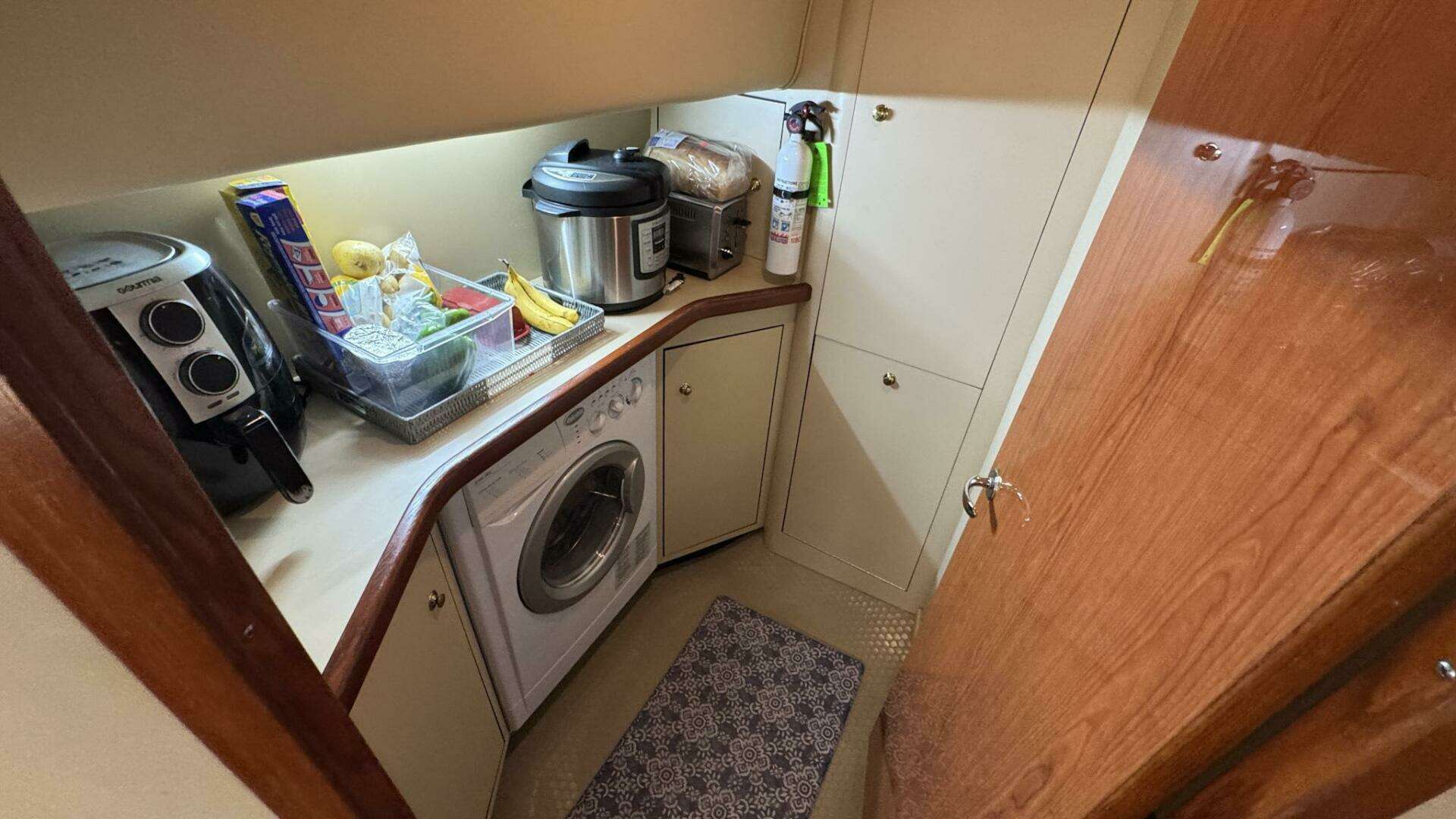2000 Sea Ray 420 Aft Cabin - Image 32