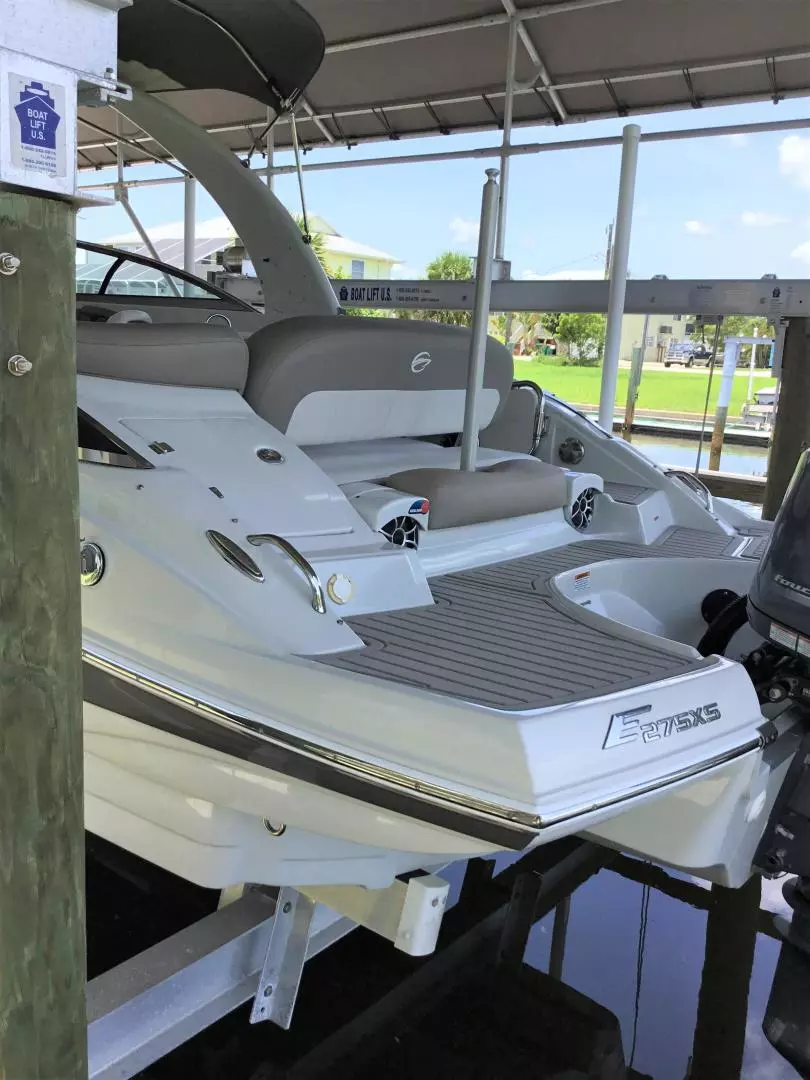 2019 Crownline E275XS - Image 3
