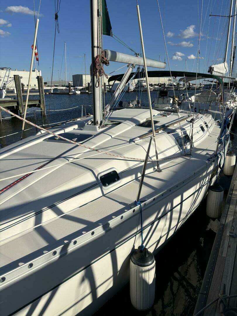 1997 Beneteau Oceanis 351 - Image 4