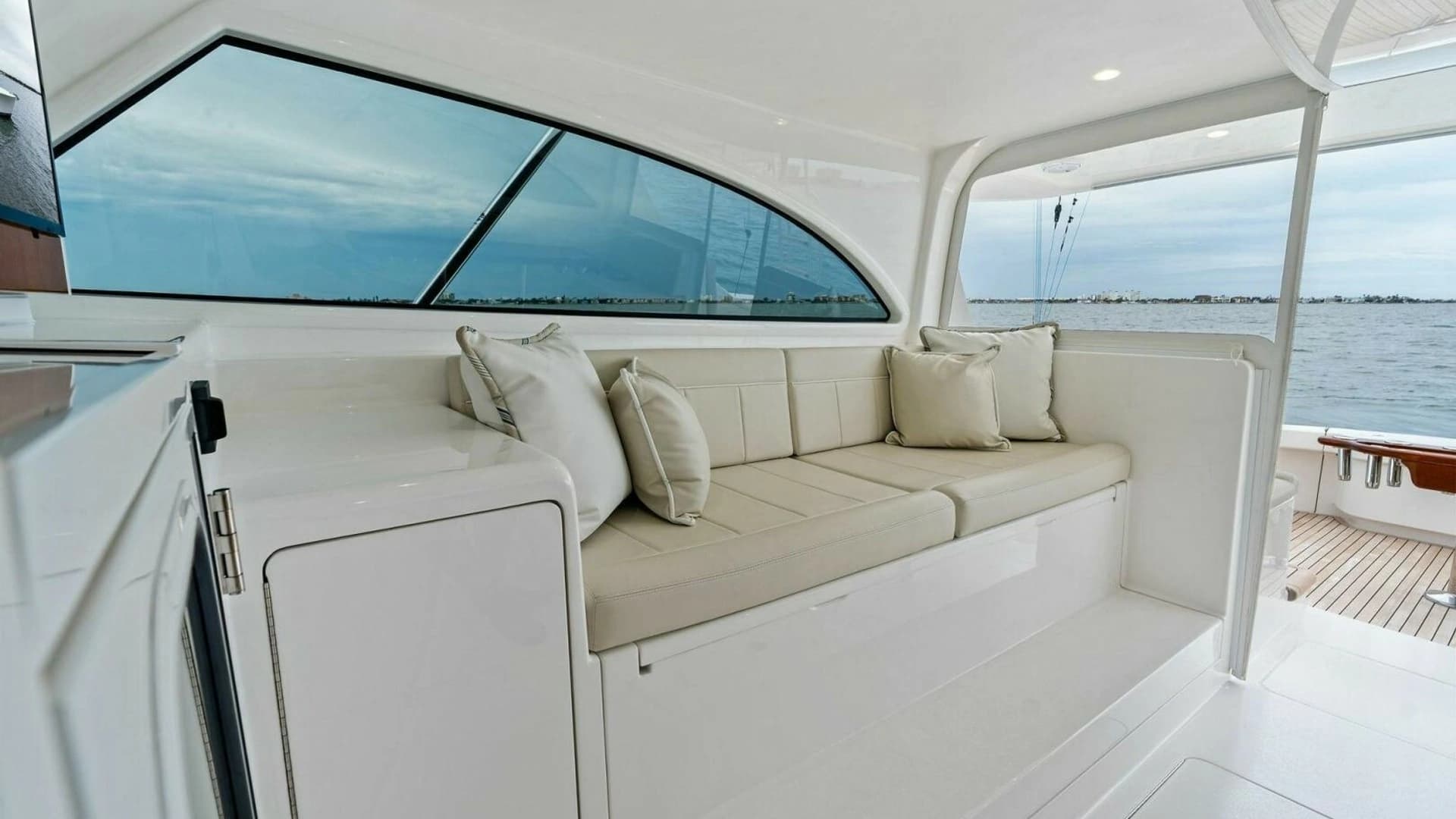 2021 Viking 46 Billfish - Image 8