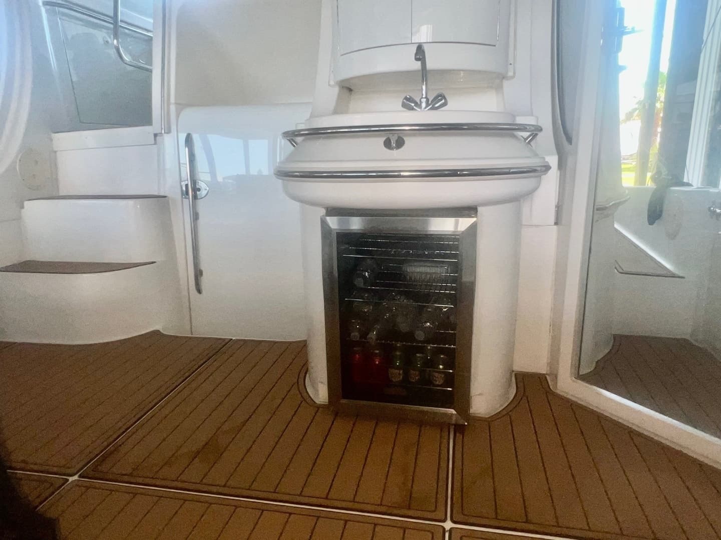 2001 Carver 466 MY - Image 12