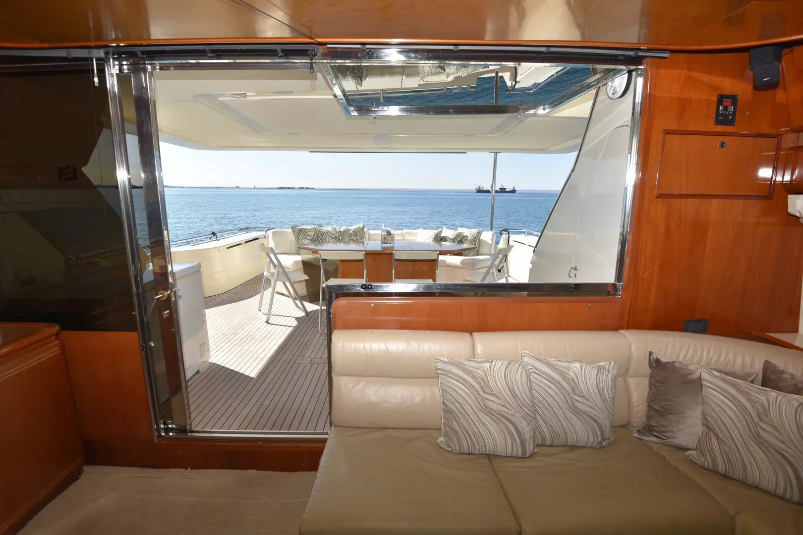 1997 Ferretti Yachts 80 - Image 8