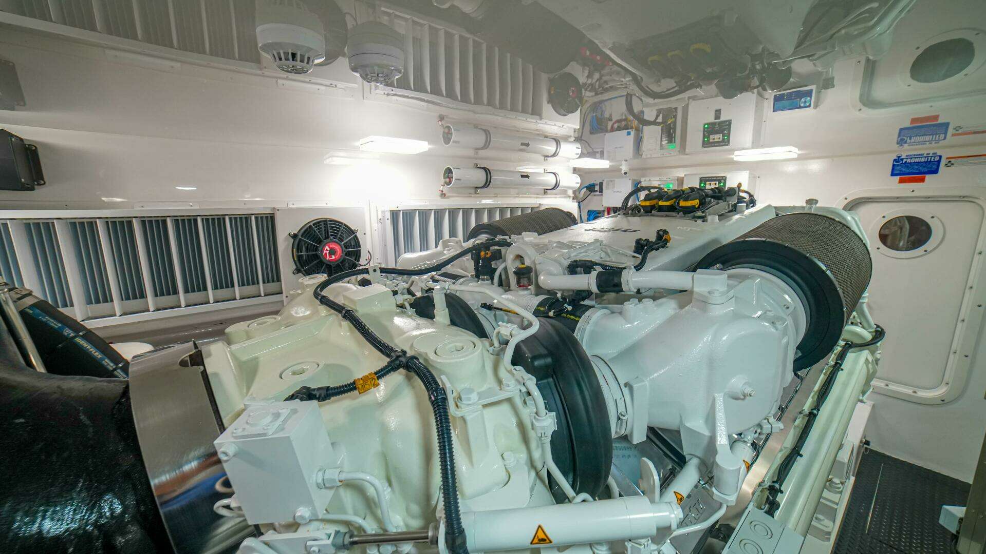 2023 Viking 72 Convertible - Image 104