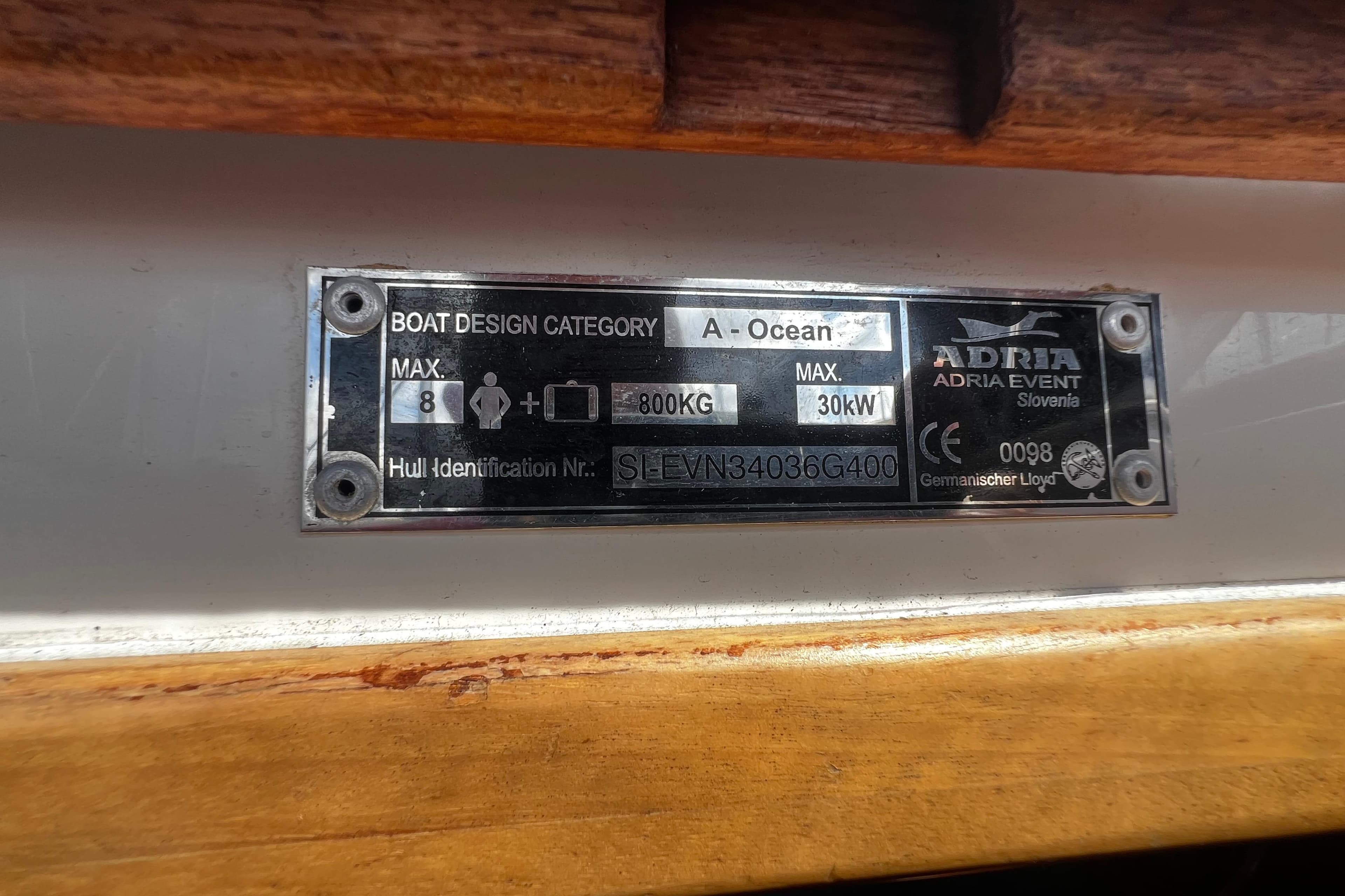 Plaque on 2004 Adria Event 34 boat, ocean category, max 8 people, 800kg, 30kW.