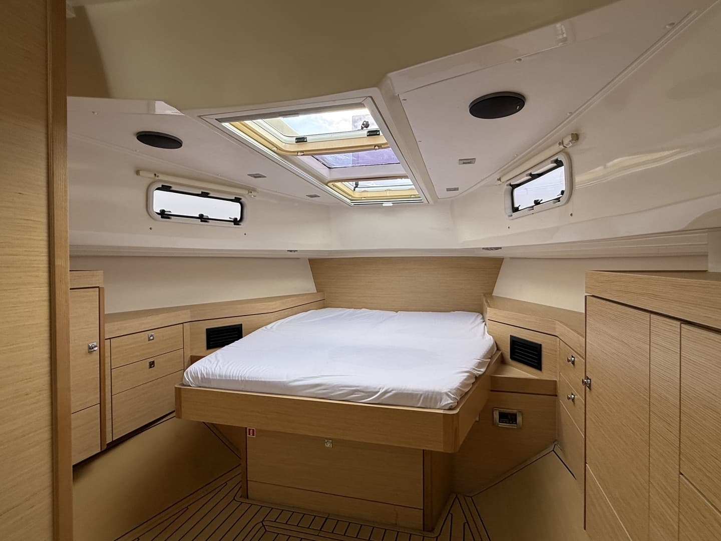 2019 Fjord 40 Open - Image 41
