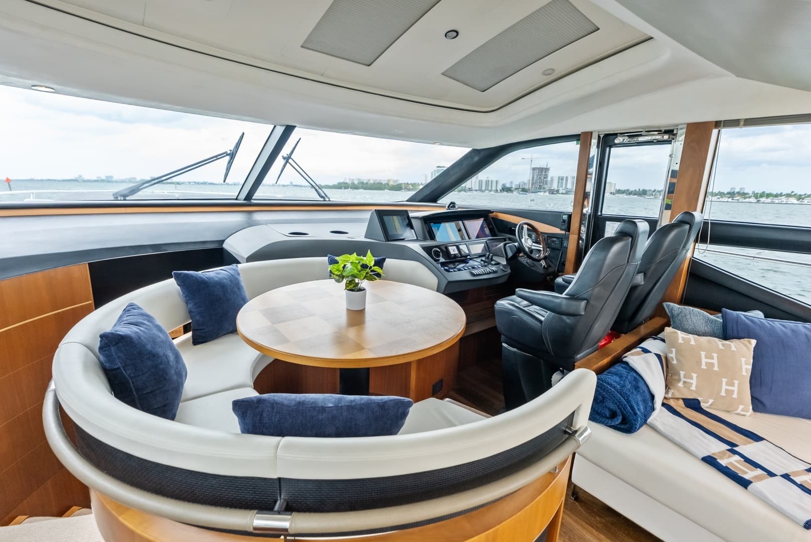 2014 Princess S72 - Image 109