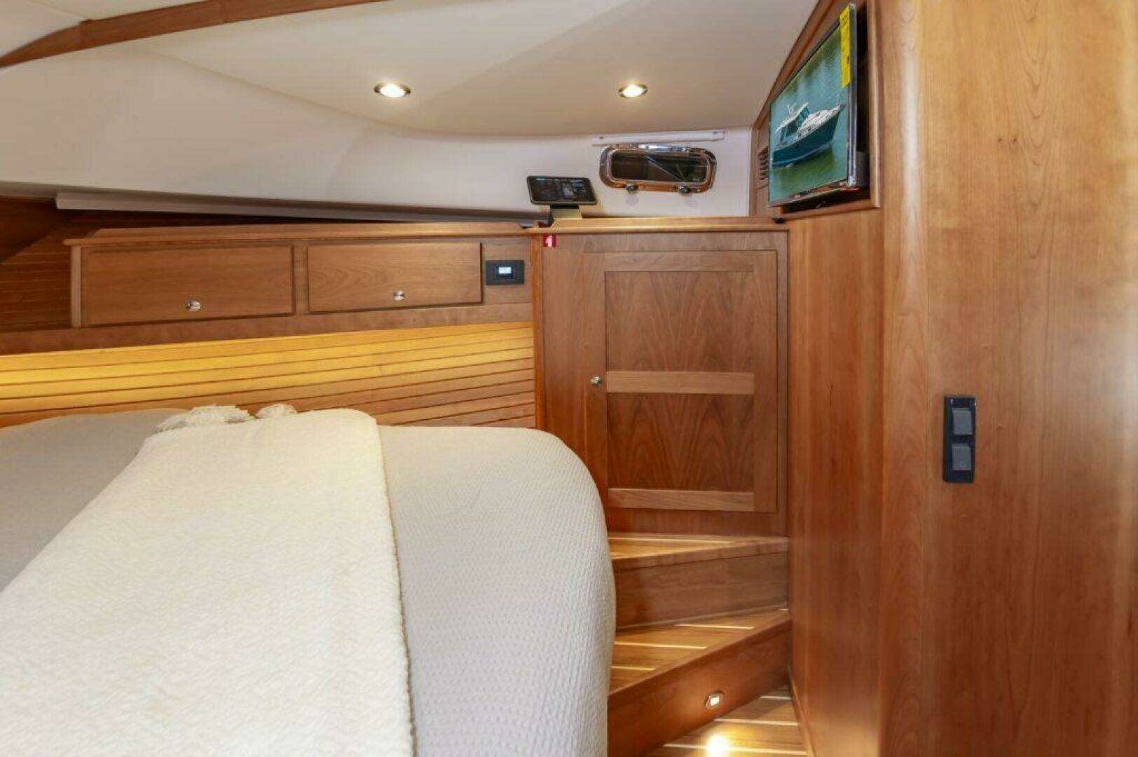 2026 Sabre 43 Salon Express - Image 39