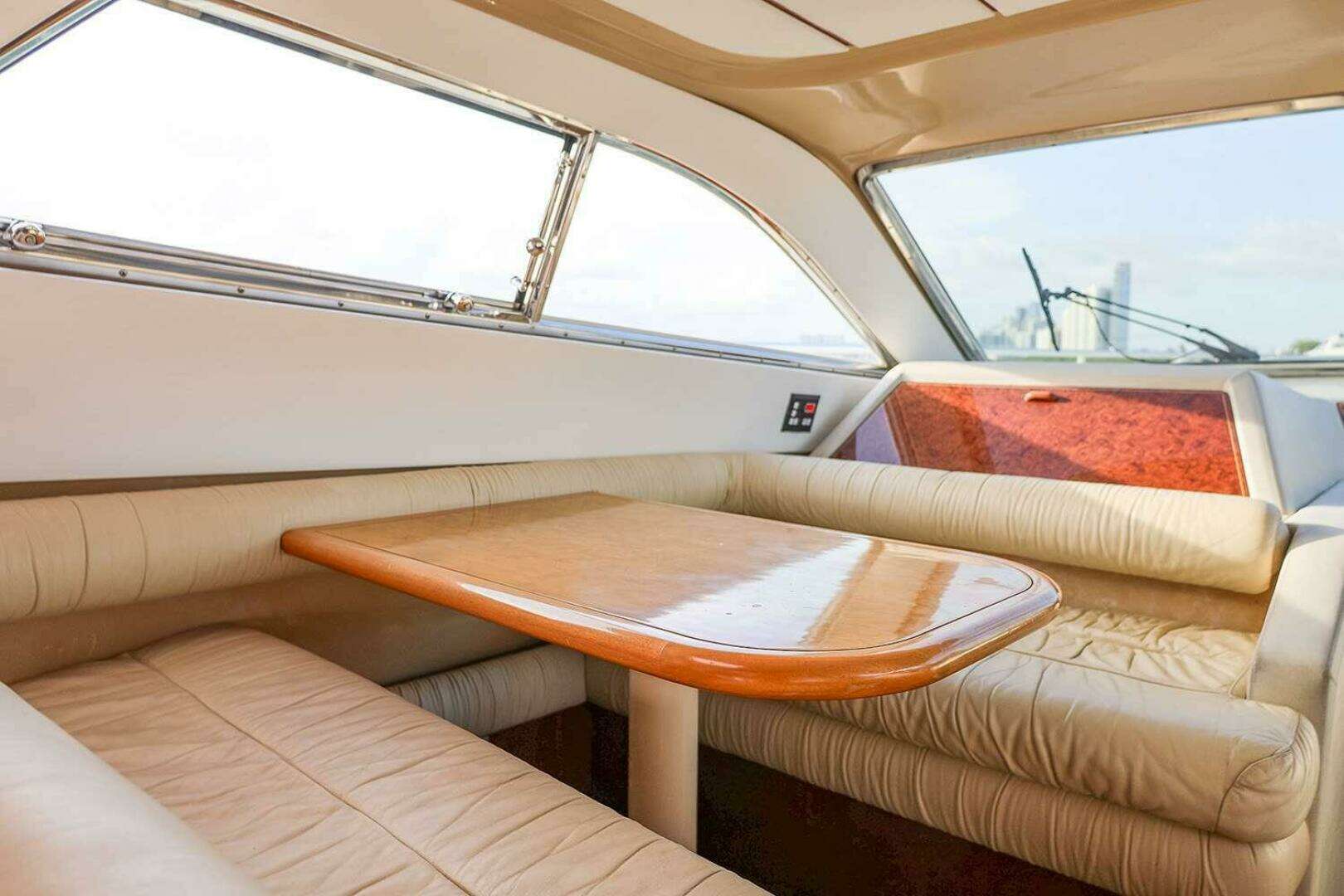 1998 Ferretti Yachts 55 Motor Yacht - Image 18