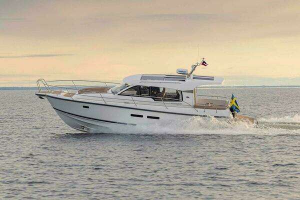 2025 Nimbus 365 Coupe - Image 1