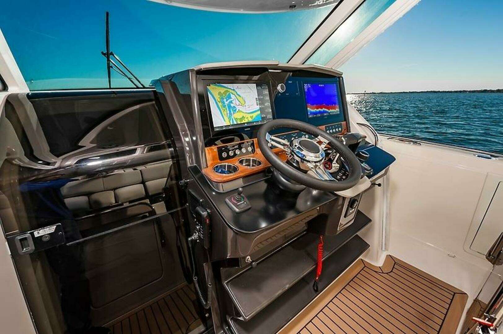 2023 Tiara Yachts 38 LS - Image 10