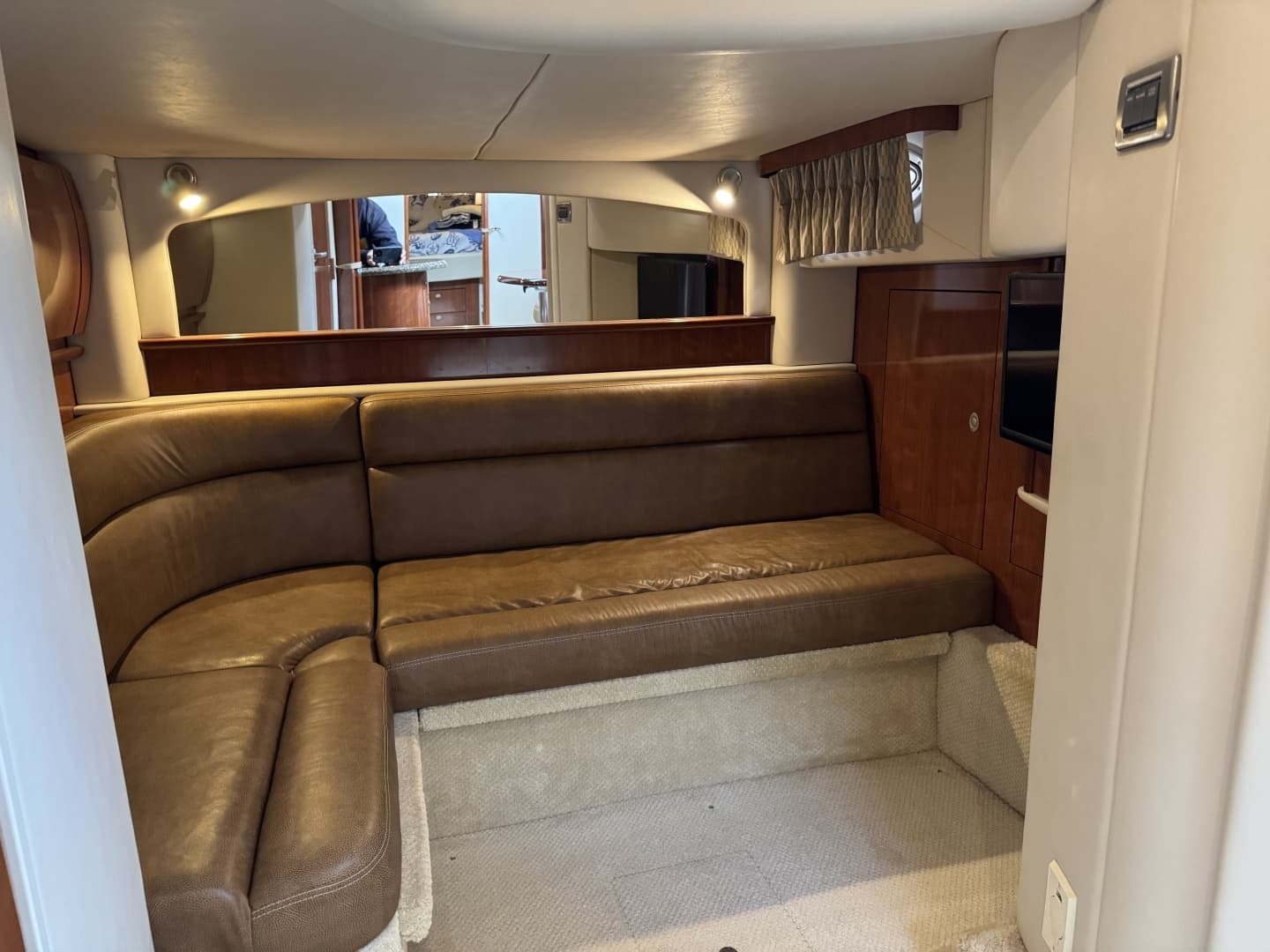 2005 Sea Ray 420 Sundancer - Image 15