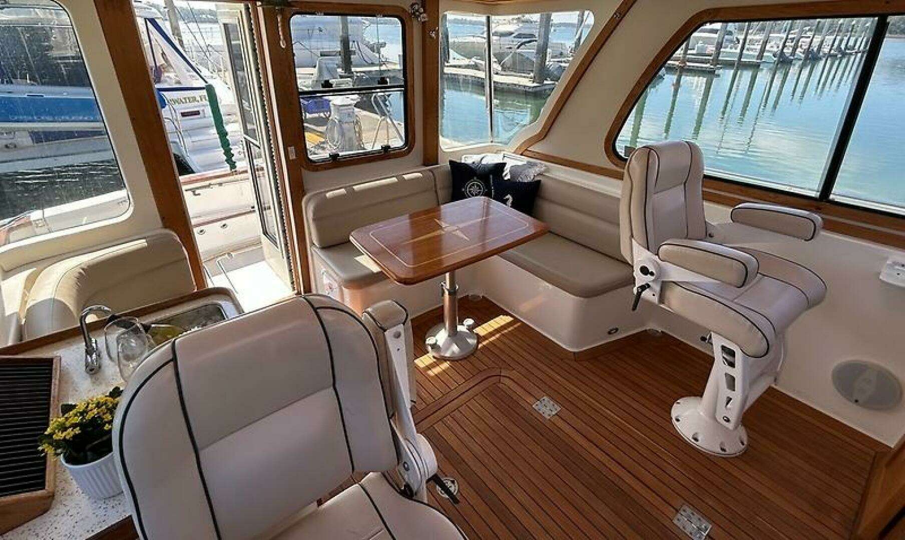 2004 Sabre 42 Express - Image 12