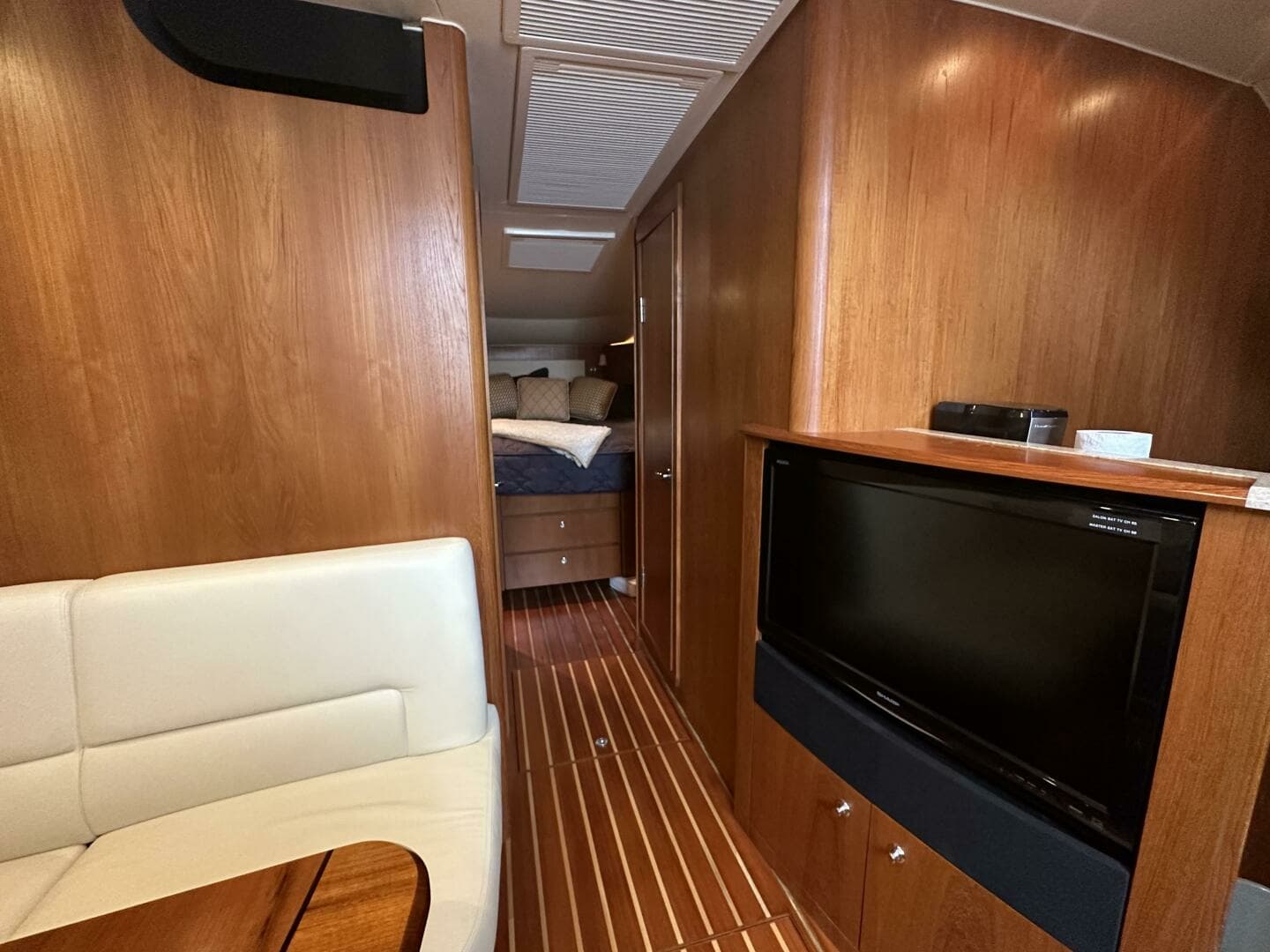 2011 Tiara Yachts 4300 Open - Image 24