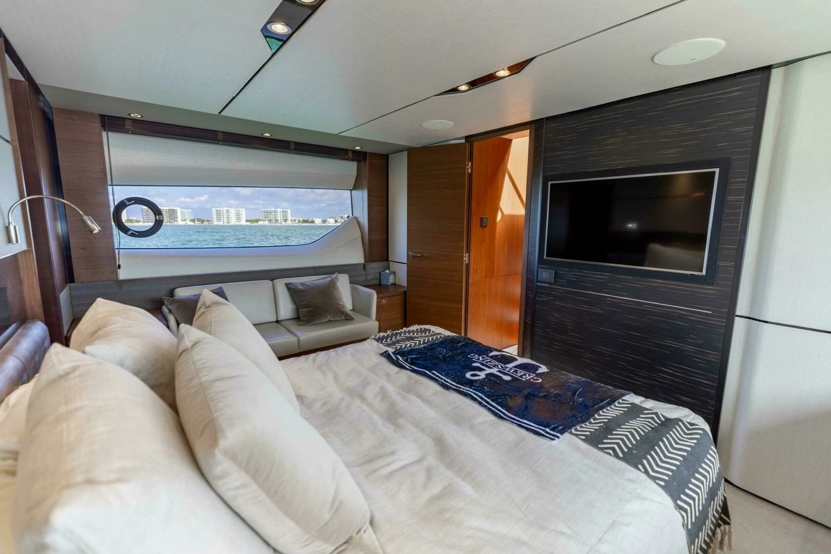 2019 Princess S65 - Image 32