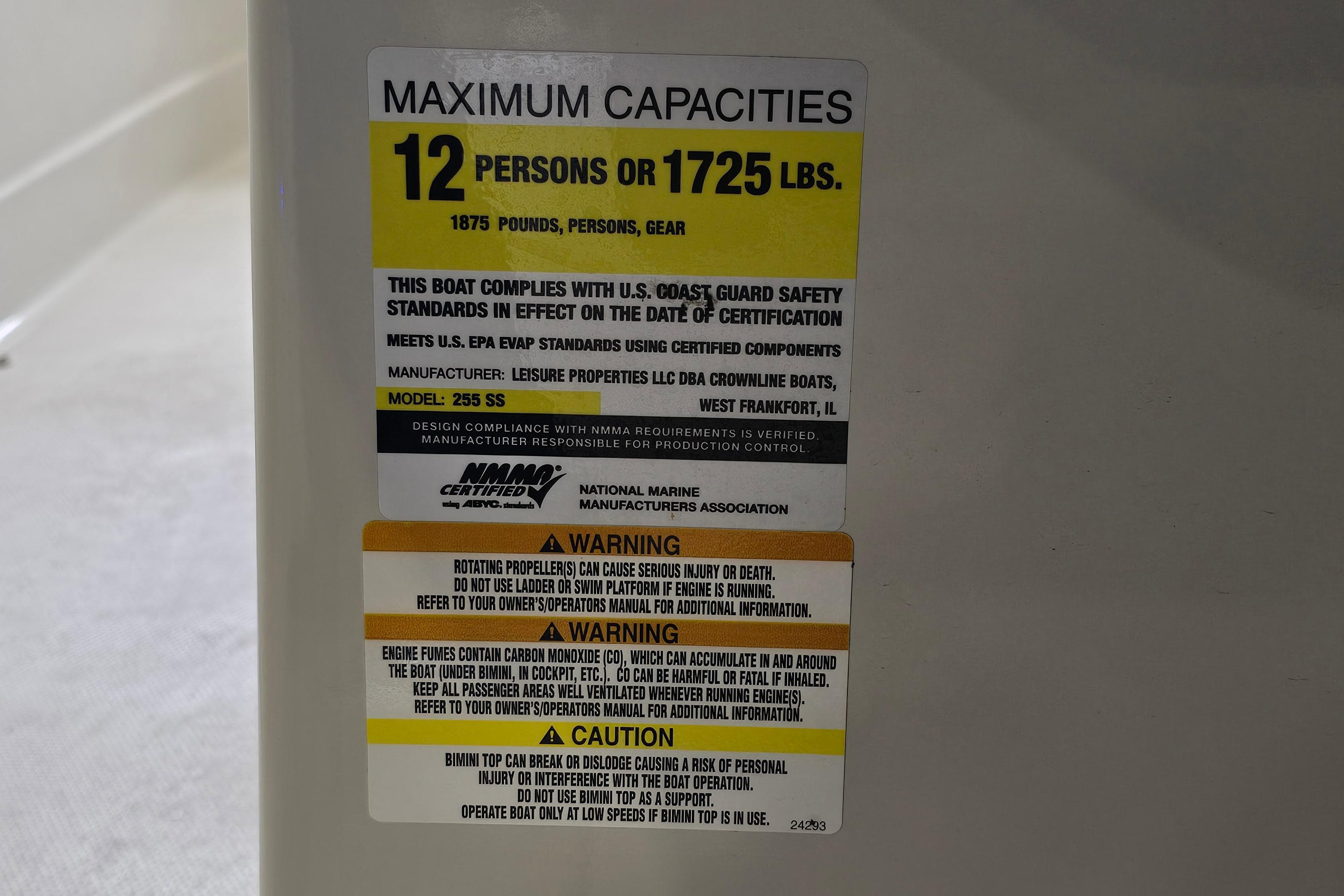 Capacity label for 2014 Crownline 255 SS boat, maximum 12 persons or 1725 lbs.