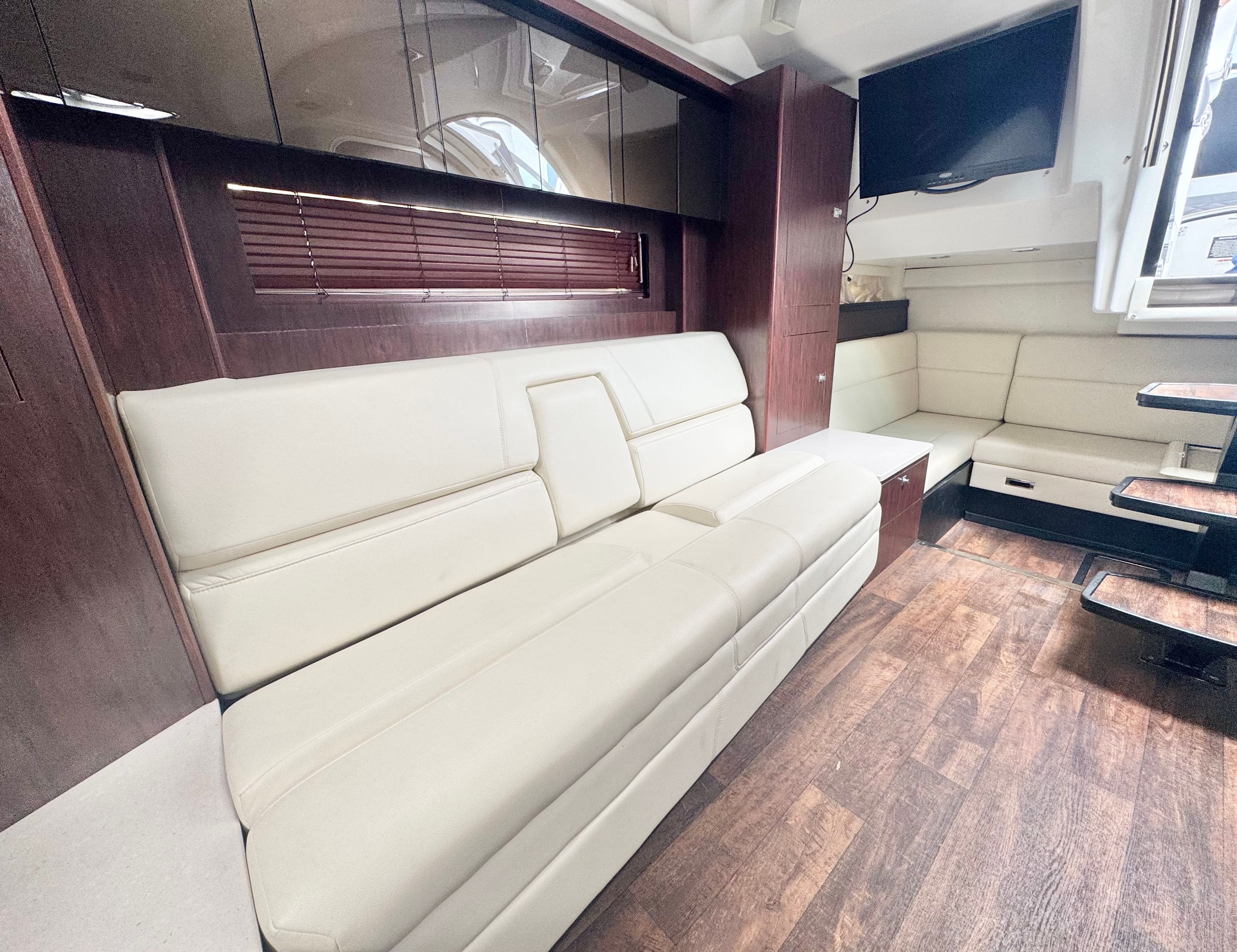 2021 Monterey 335 Sport Yacht - 28