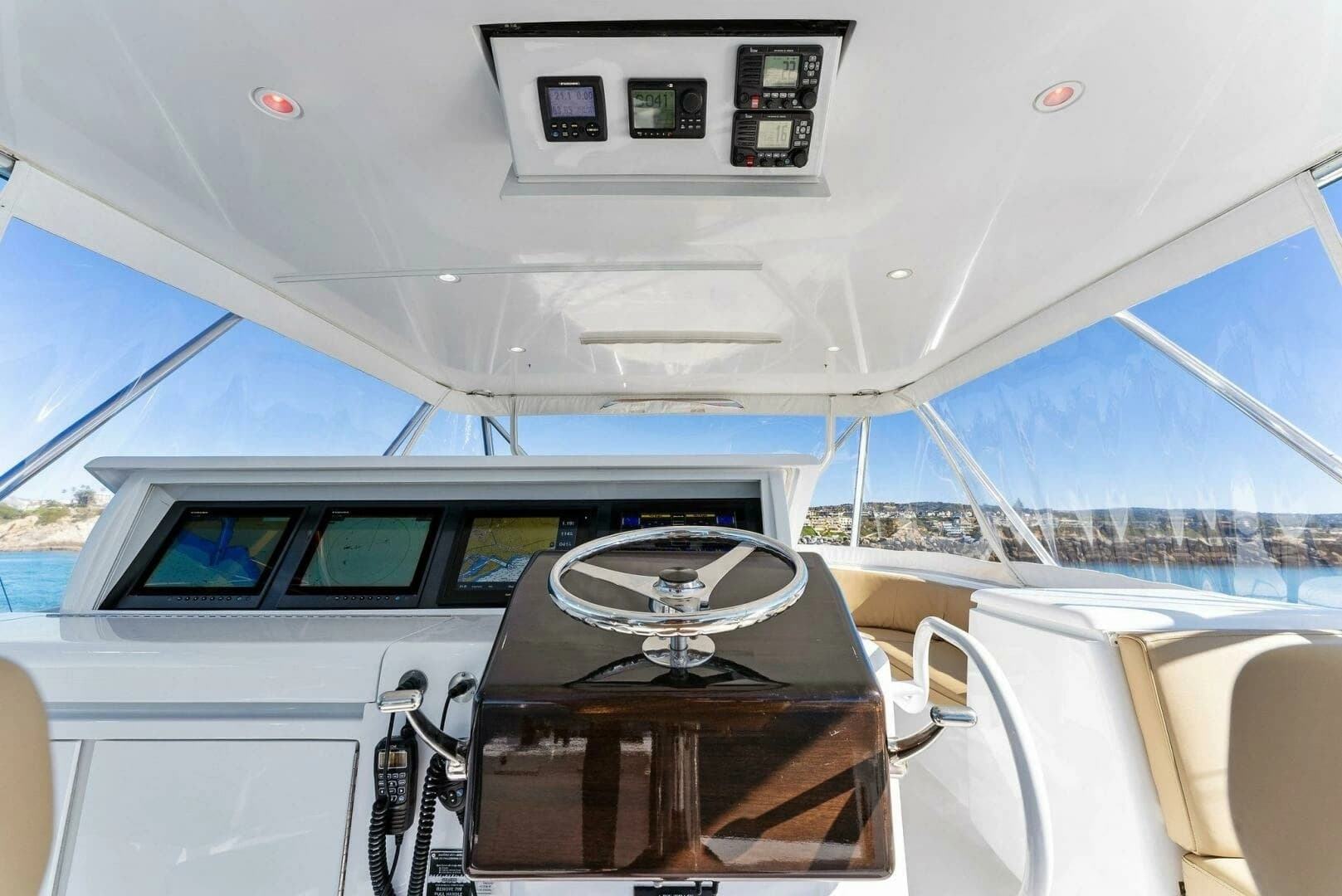 2007 Hatteras 64 Convertible - Image 44