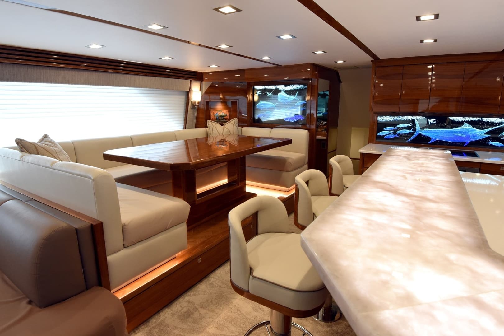 2024 Viking 90 Skybridge - Image 6