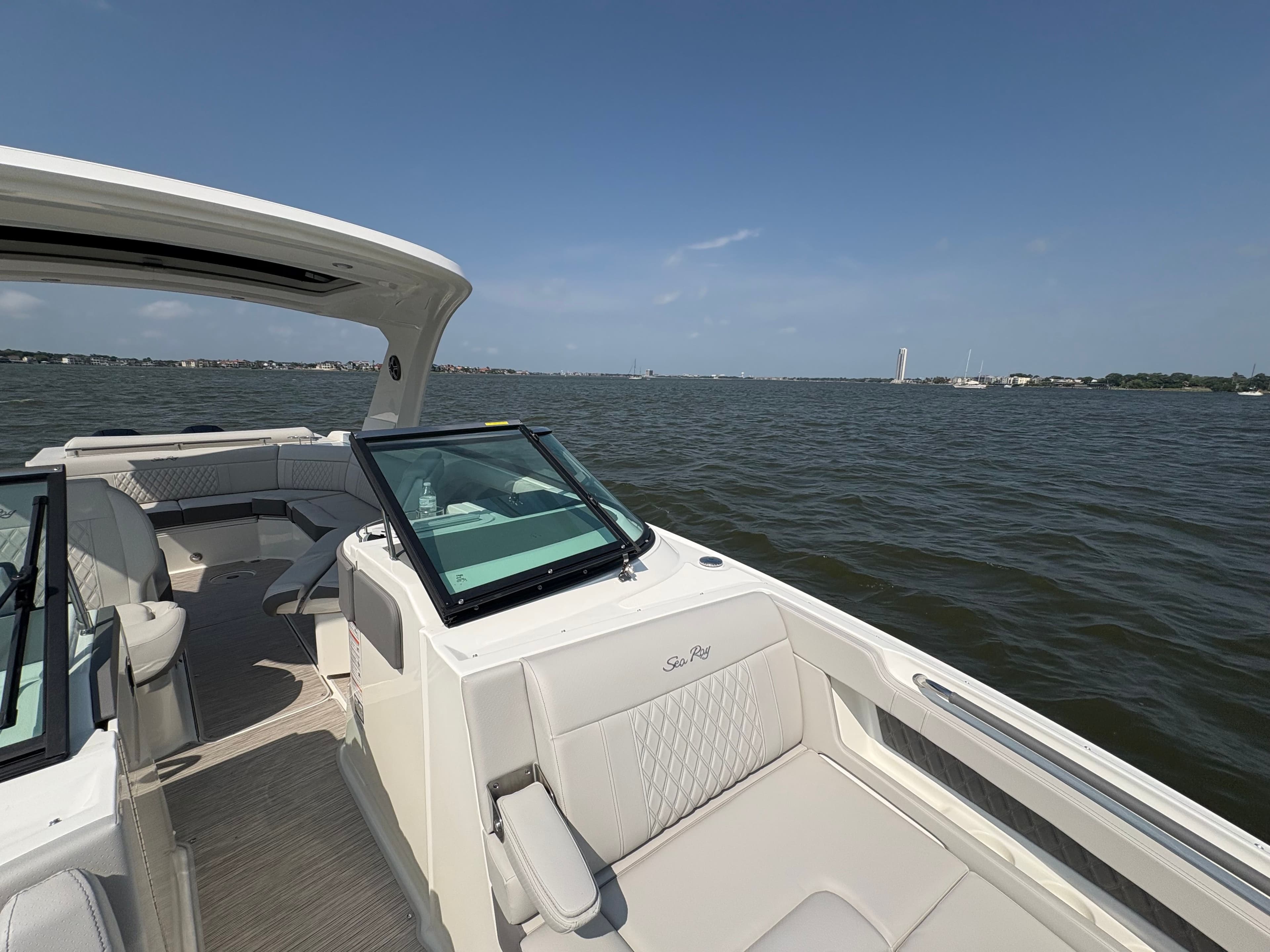 2026 Sea Ray SLX 310 Outboard - 38