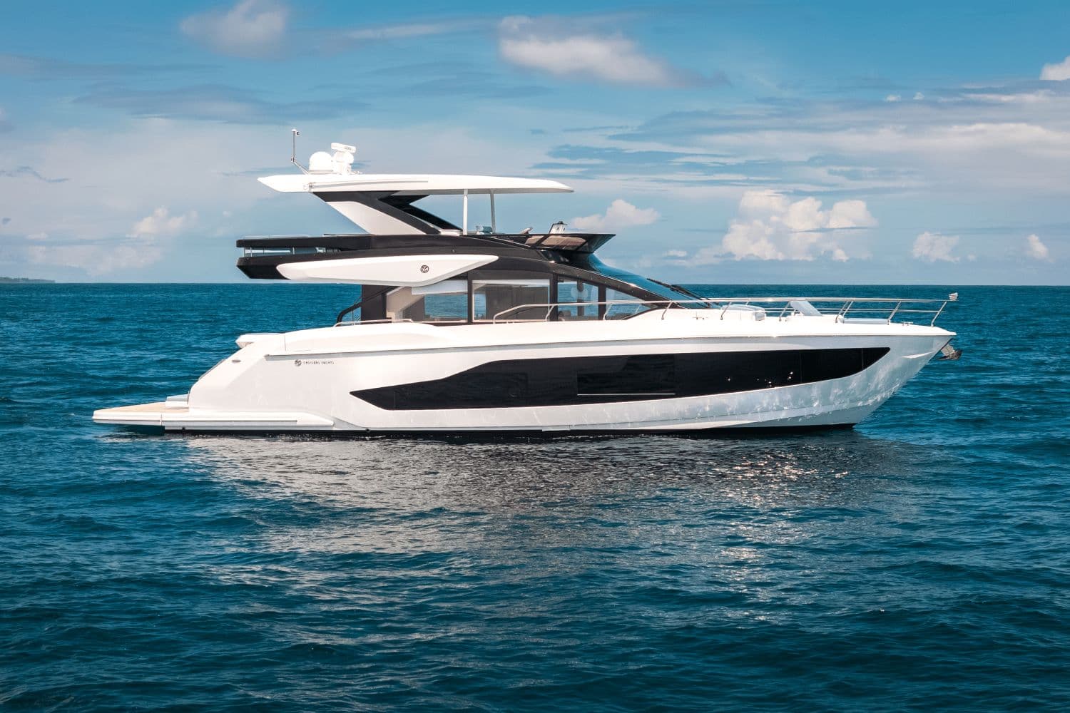 2026 Cruisers Yachts 57 Fly - 3