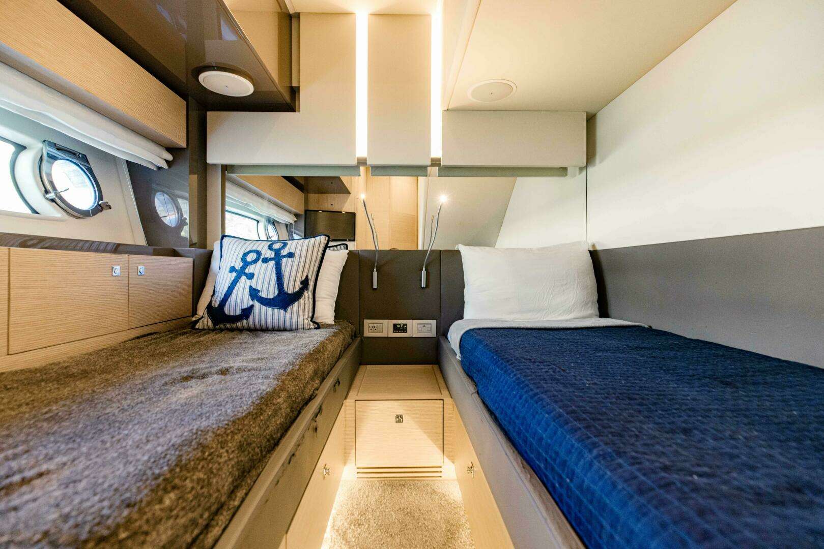 2017 Ferretti Yachts 750 - Image 99