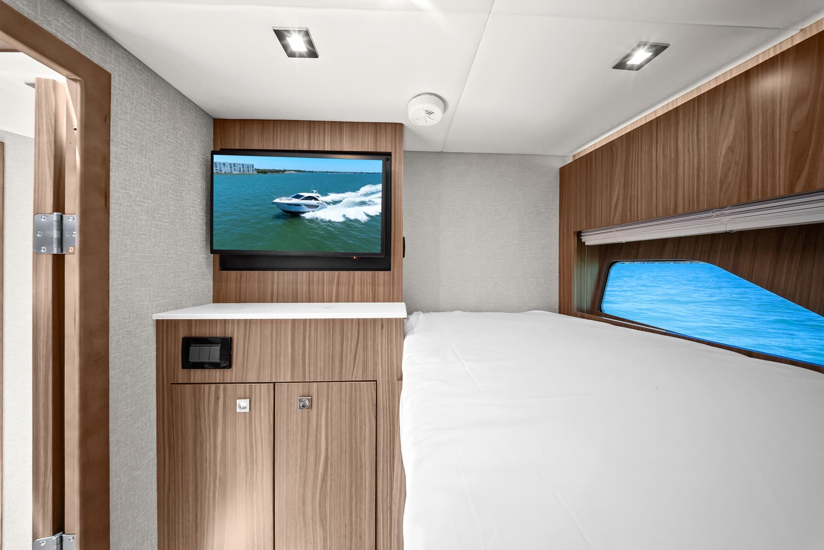 2025 Cruisers Yachts 50 Cantius - Image 65