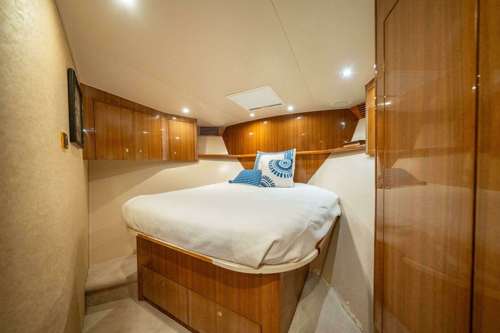 2006 Viking 68 Convertible - Image 36
