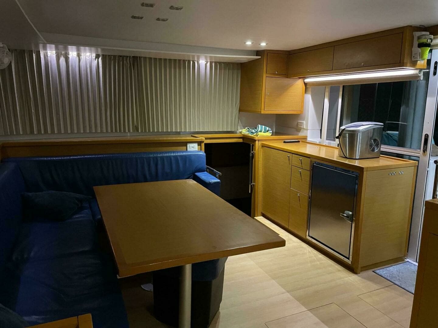 2015 Lagoon 450F - Image 16