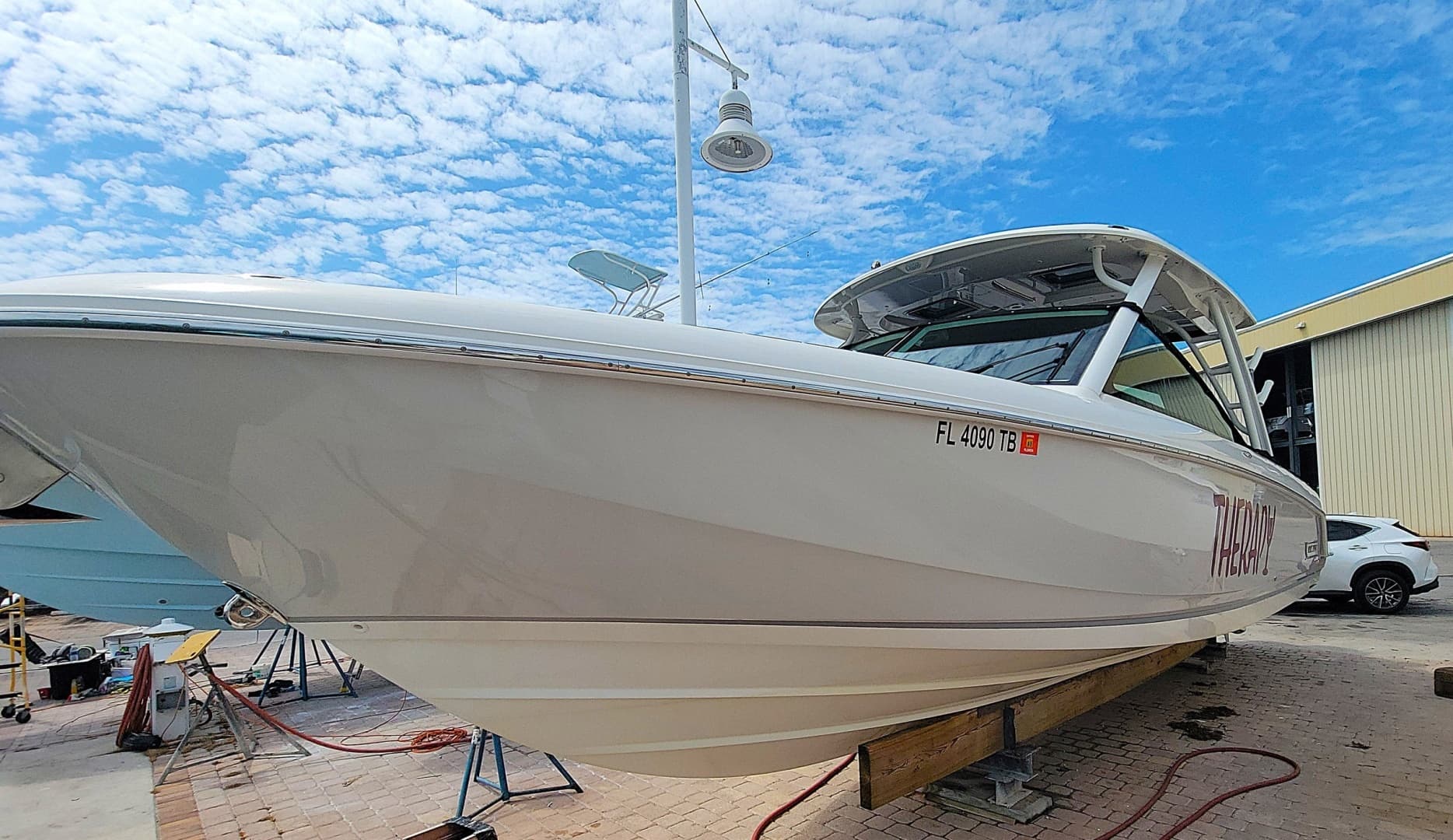 2022 Boston Whaler 320 Vantage - Image 22
